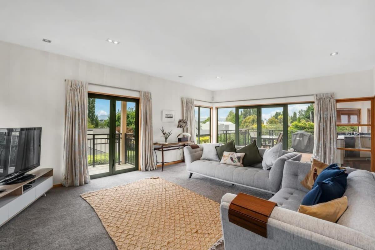 Lake View Holiday home