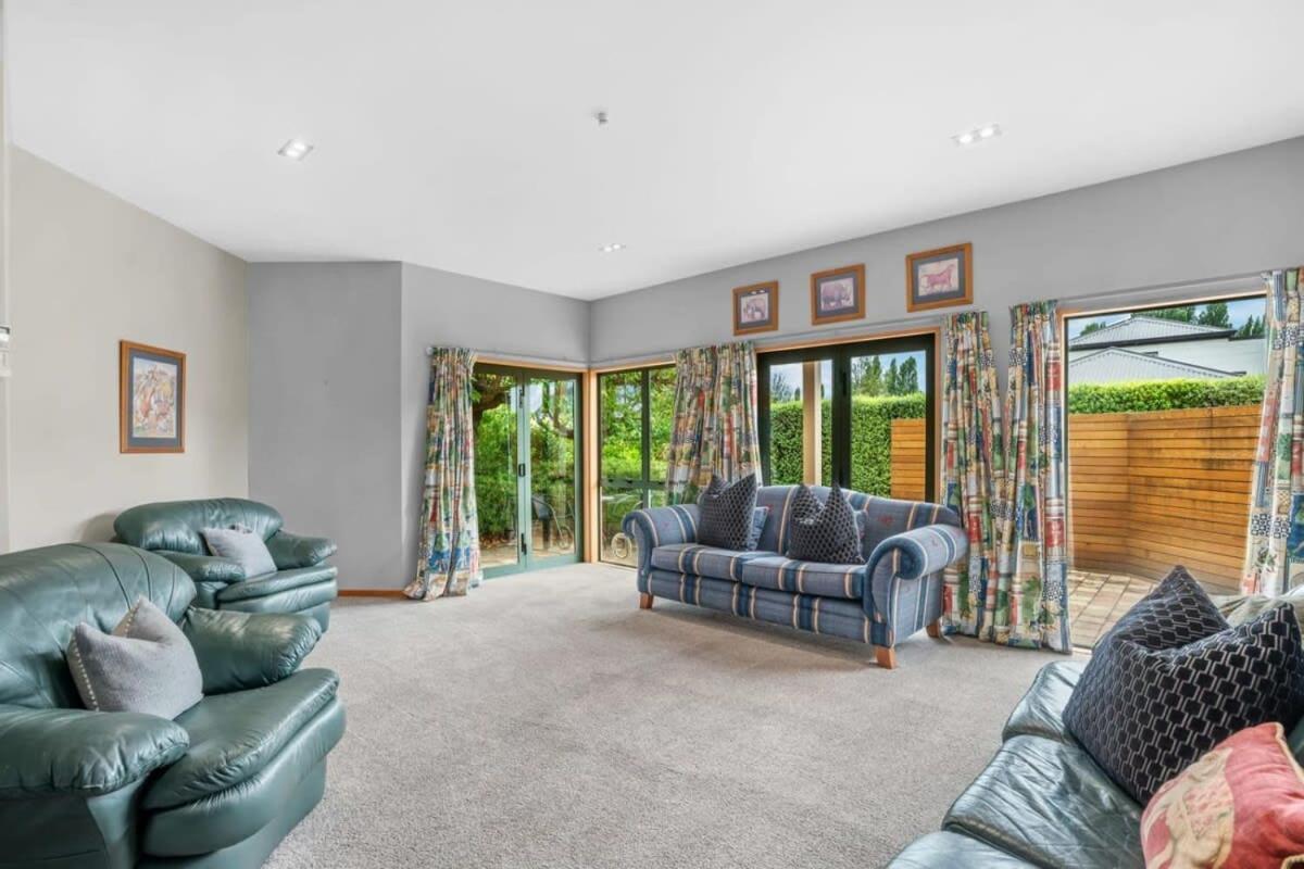 Lake View Holiday home *