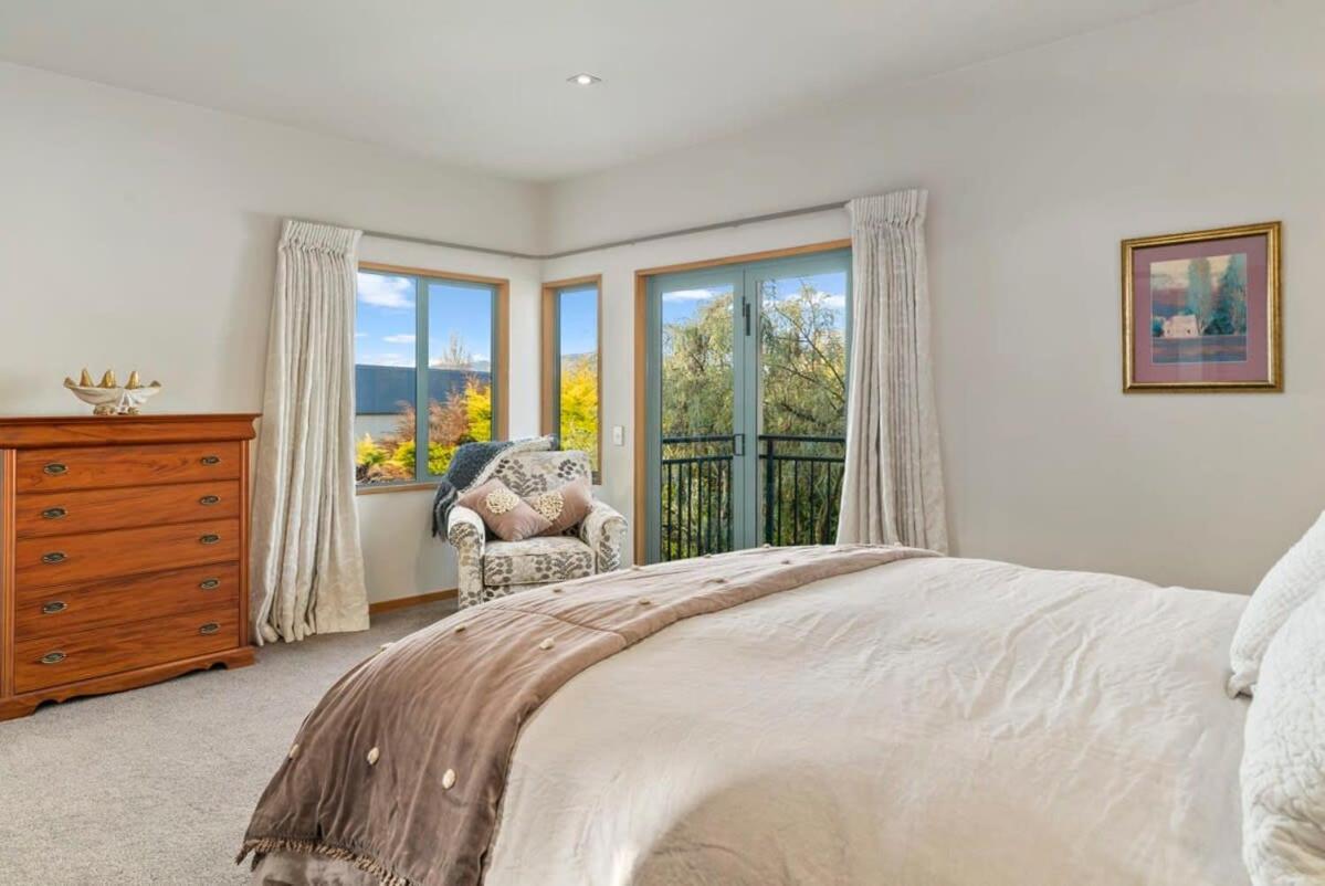 Lake View Holiday home *