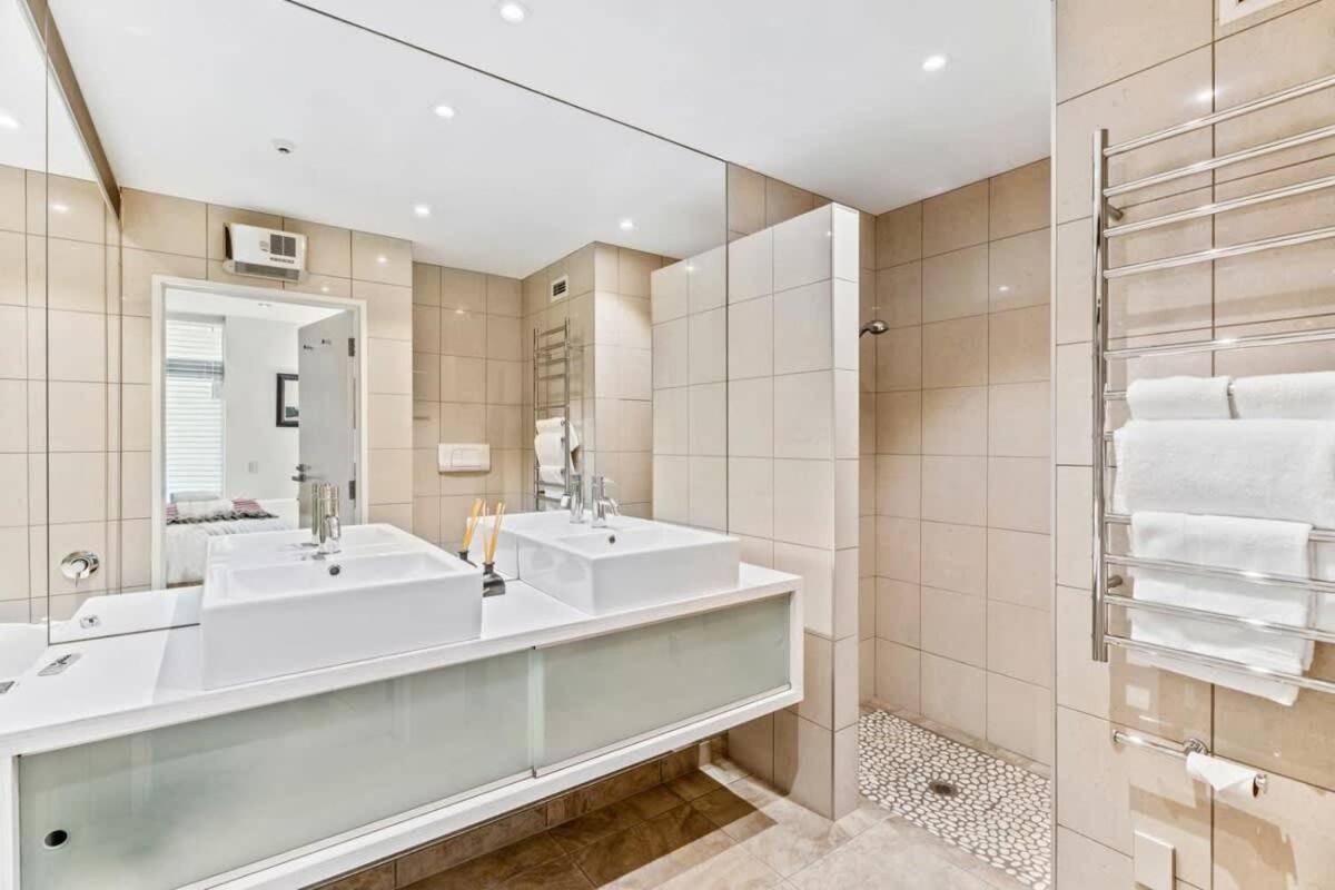 Pembroke - Luxury 1 Bedroom Apartment *