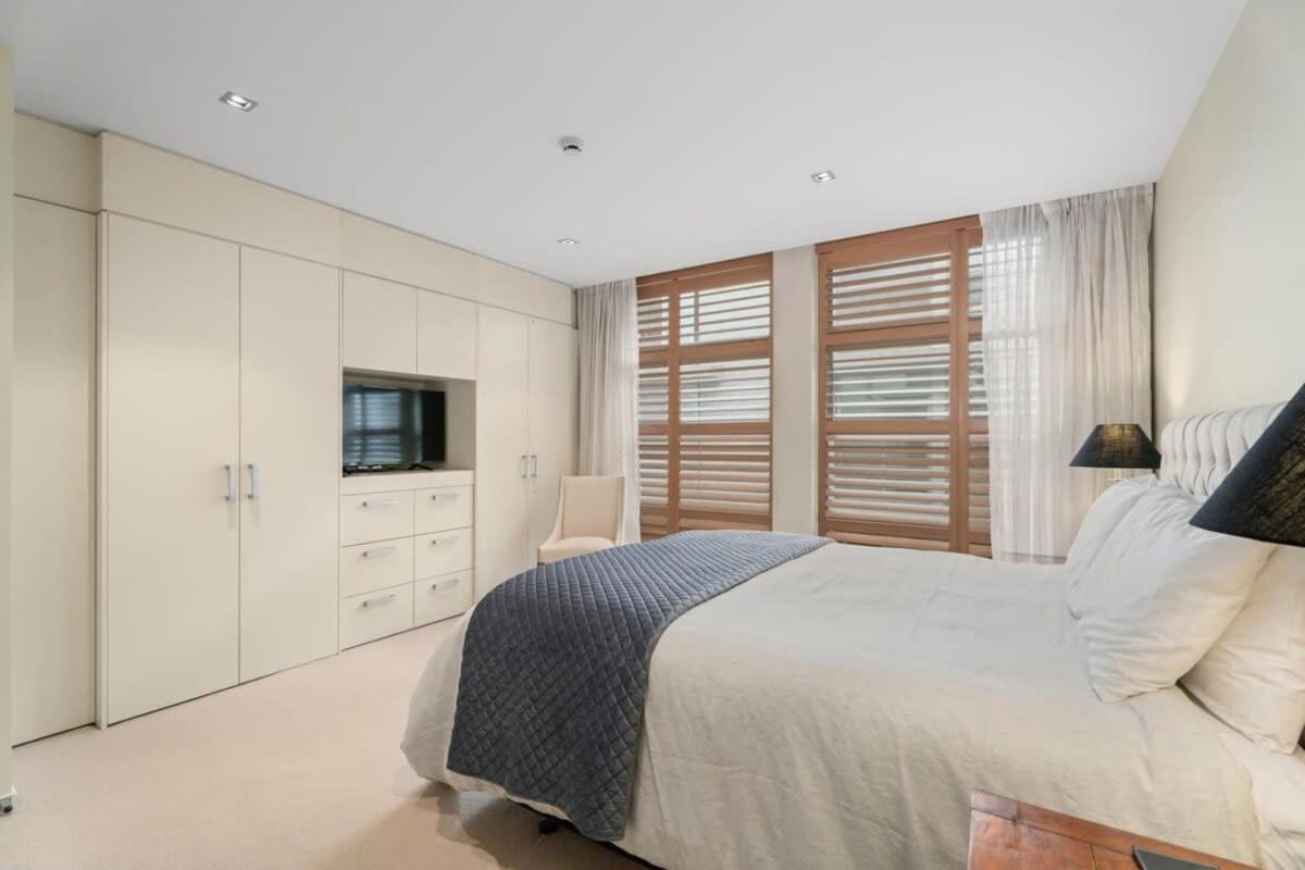 Luxury Lakeview On Ardmore With Sauna Wanaka