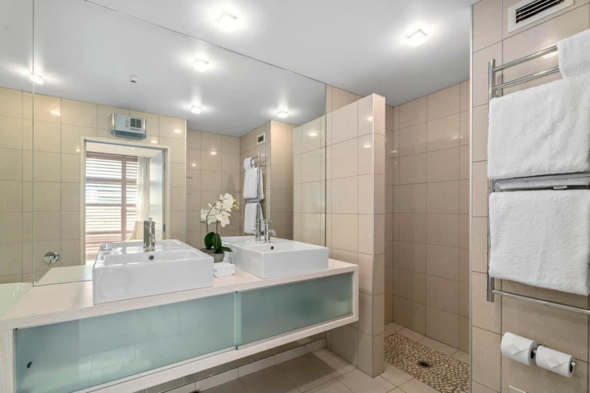 Luxury Lakeview On Ardmore With Sauna