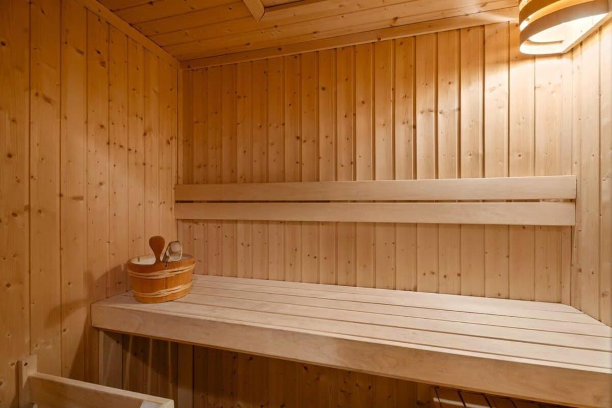 Apartment Luxury Lakeview On Ardmore With Sauna *