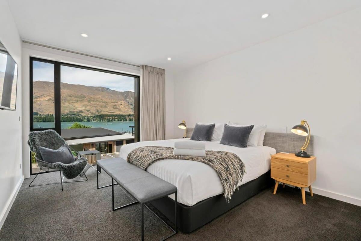 Apartment Lakefront Premier - 3 Bedroom Wanaka