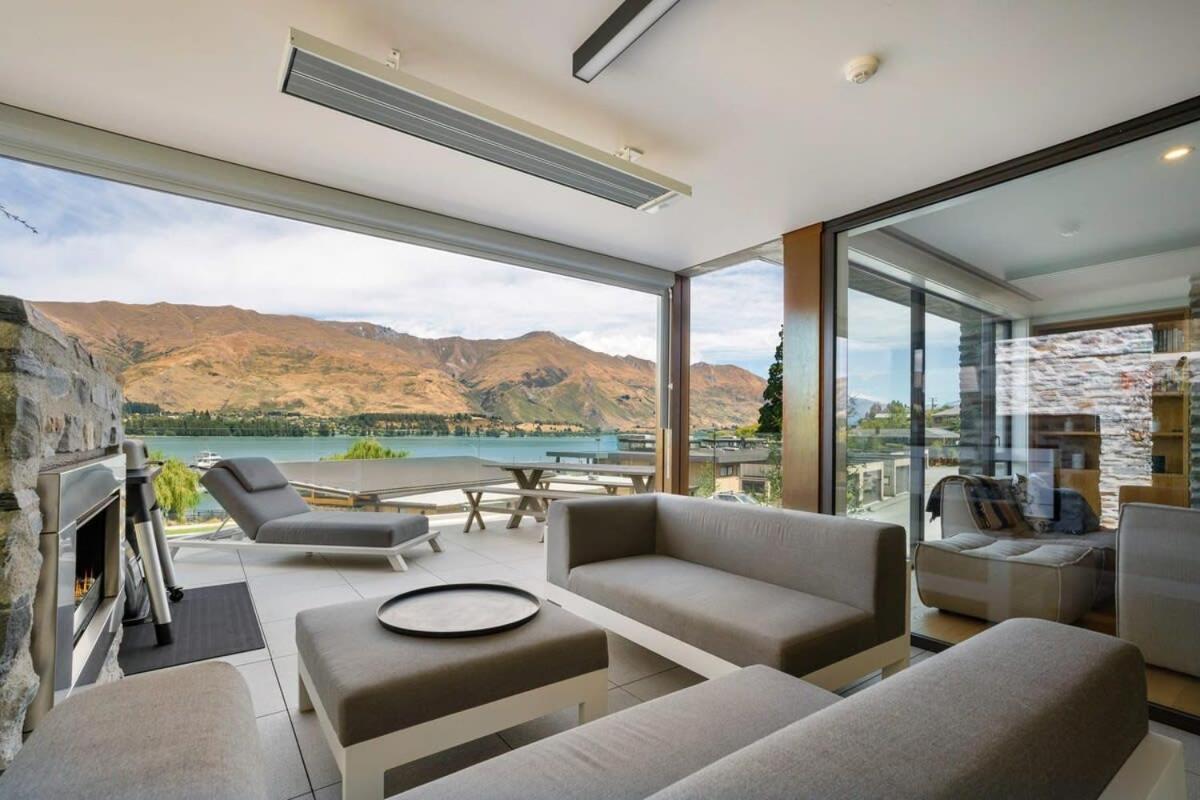 Lakefront Premier - 3 Bedroom *