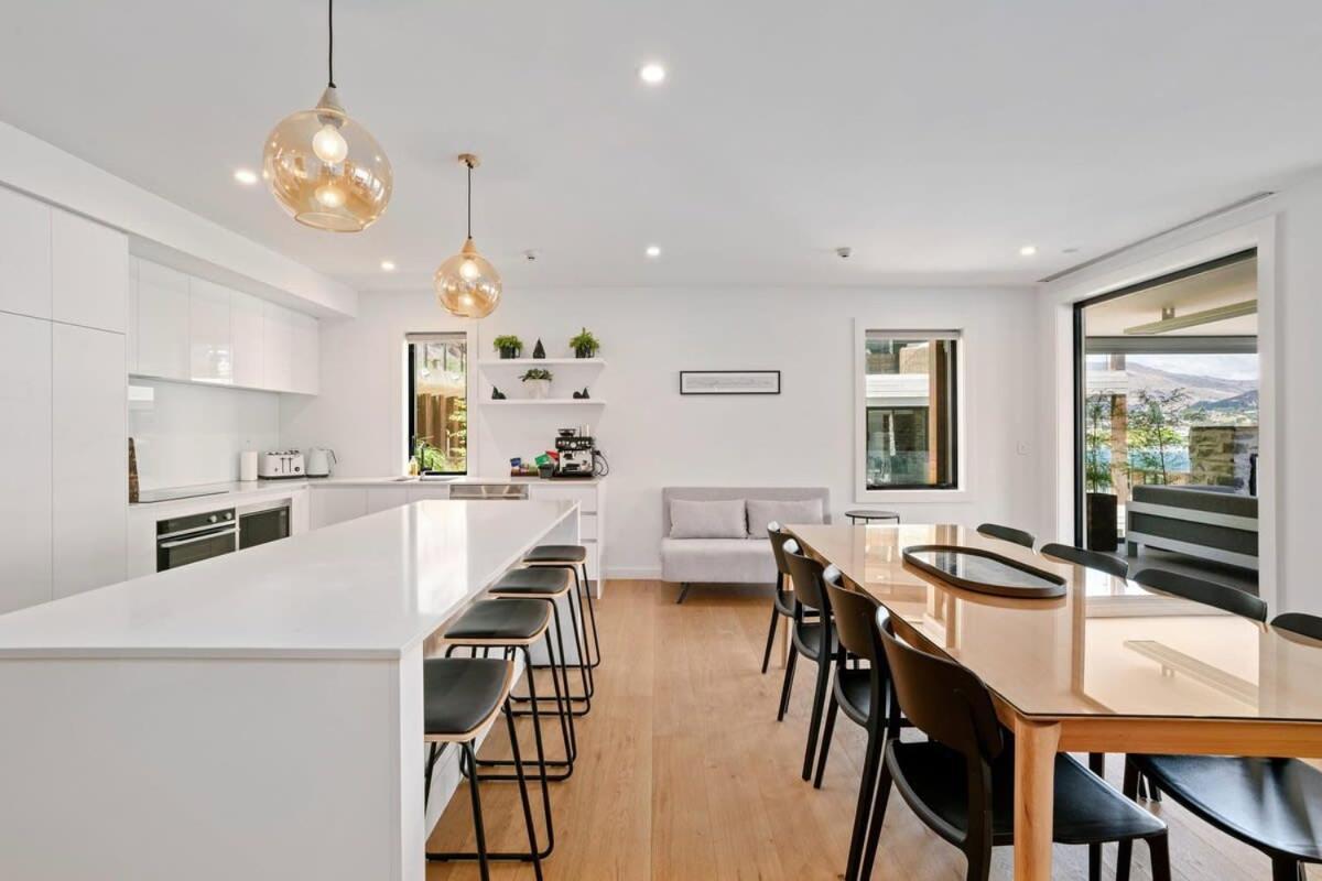 Apartment Lakefront Premier - 3 Bedroom Wanaka