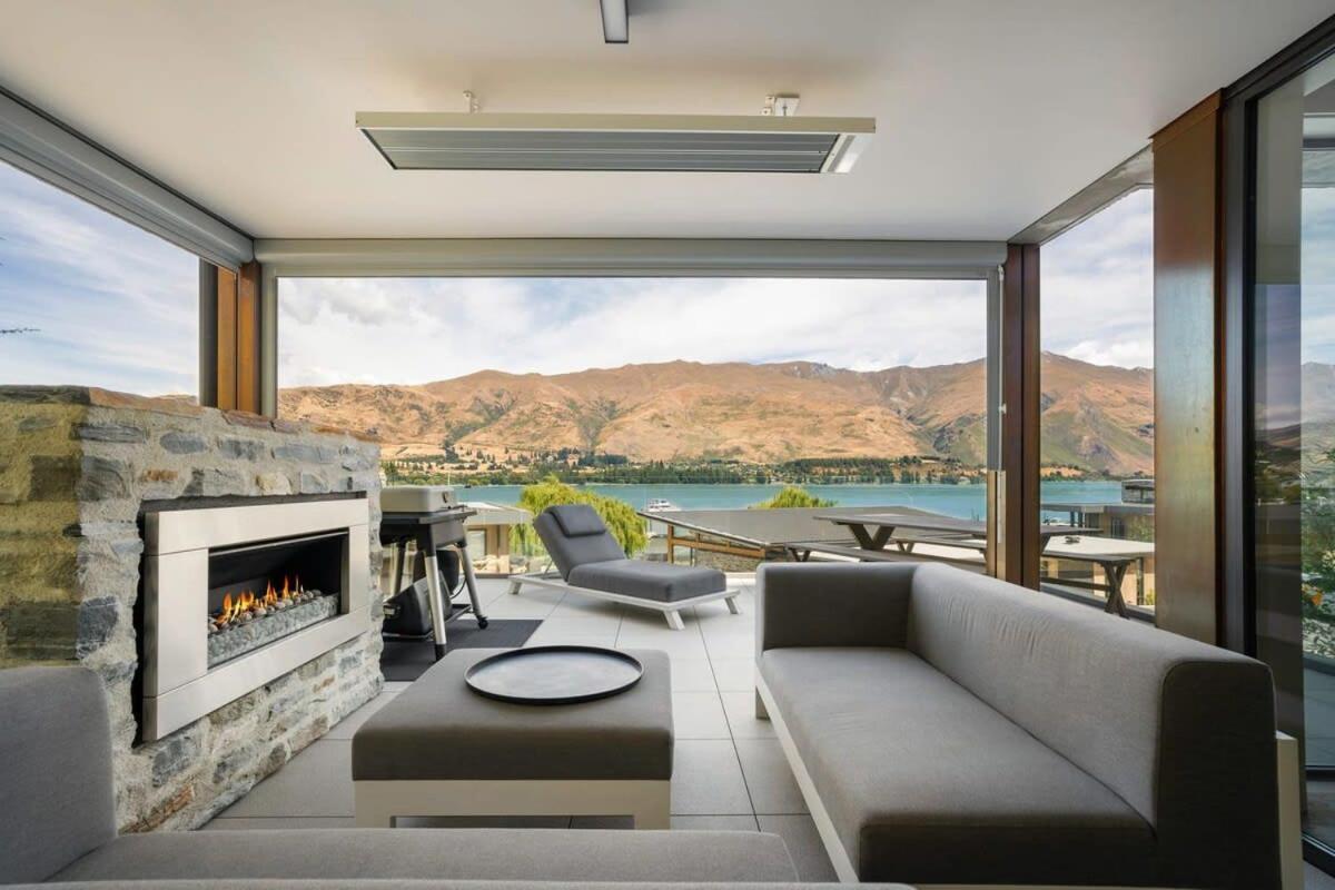 Lakefront Premier - 3 Bedroom Wanaka