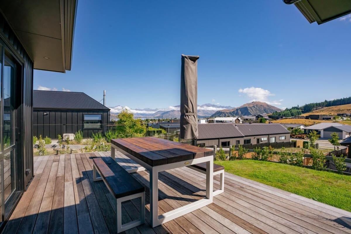Views On Farrant Holiday home Wanaka