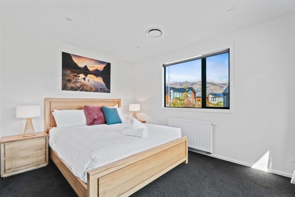 Views On Farrant Holiday home Wanaka