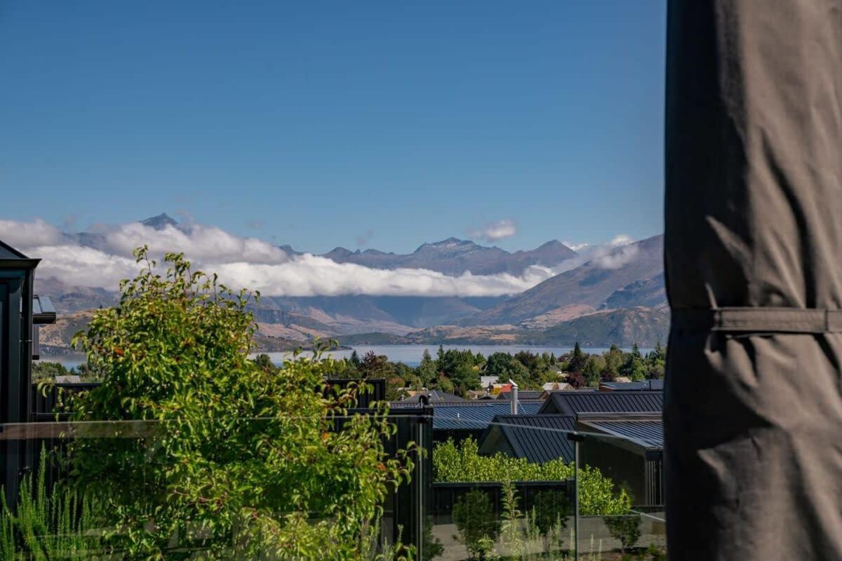 Views On Farrant * Wanaka