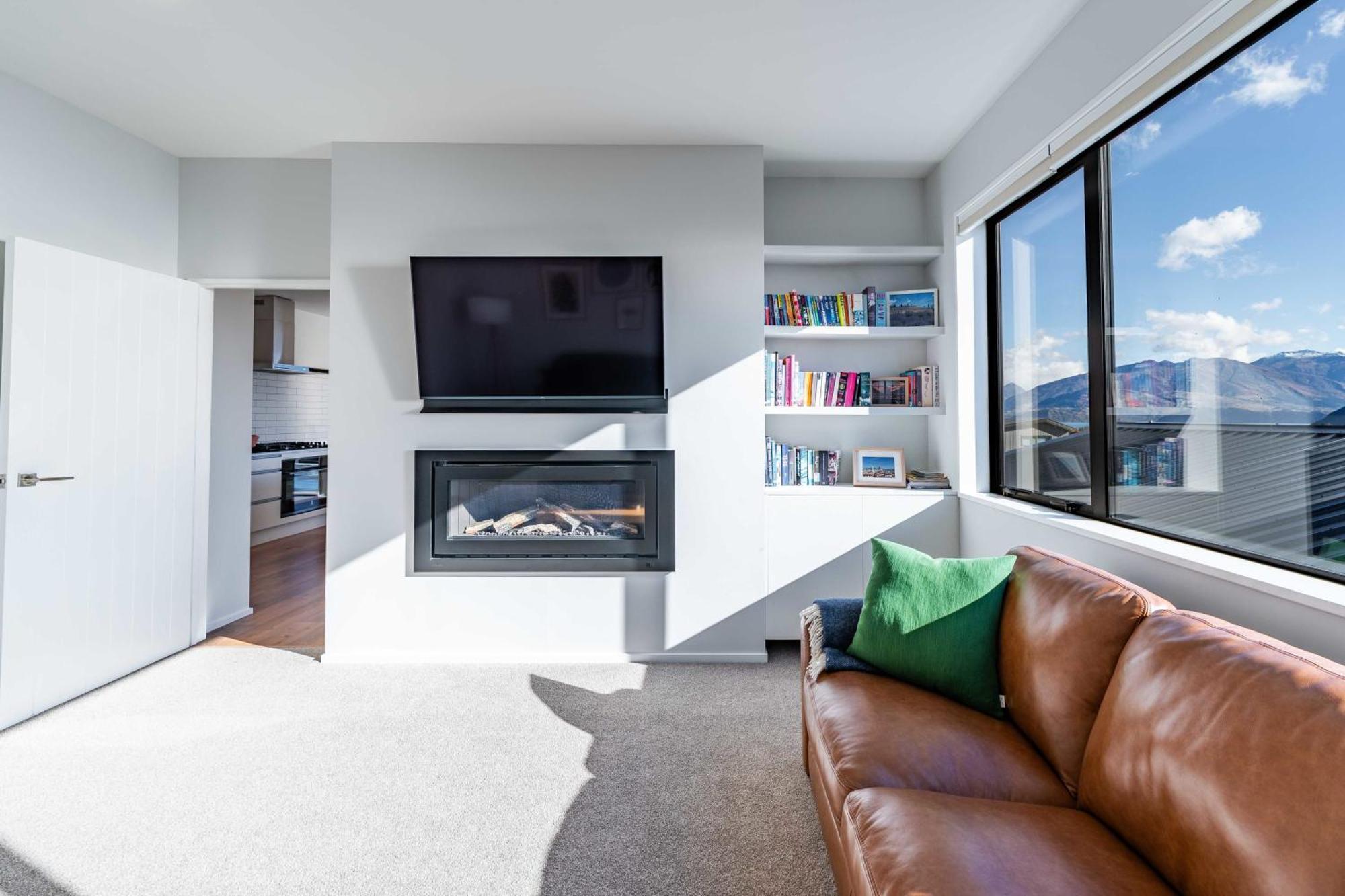 Stylish Panoramic Mountain And Views