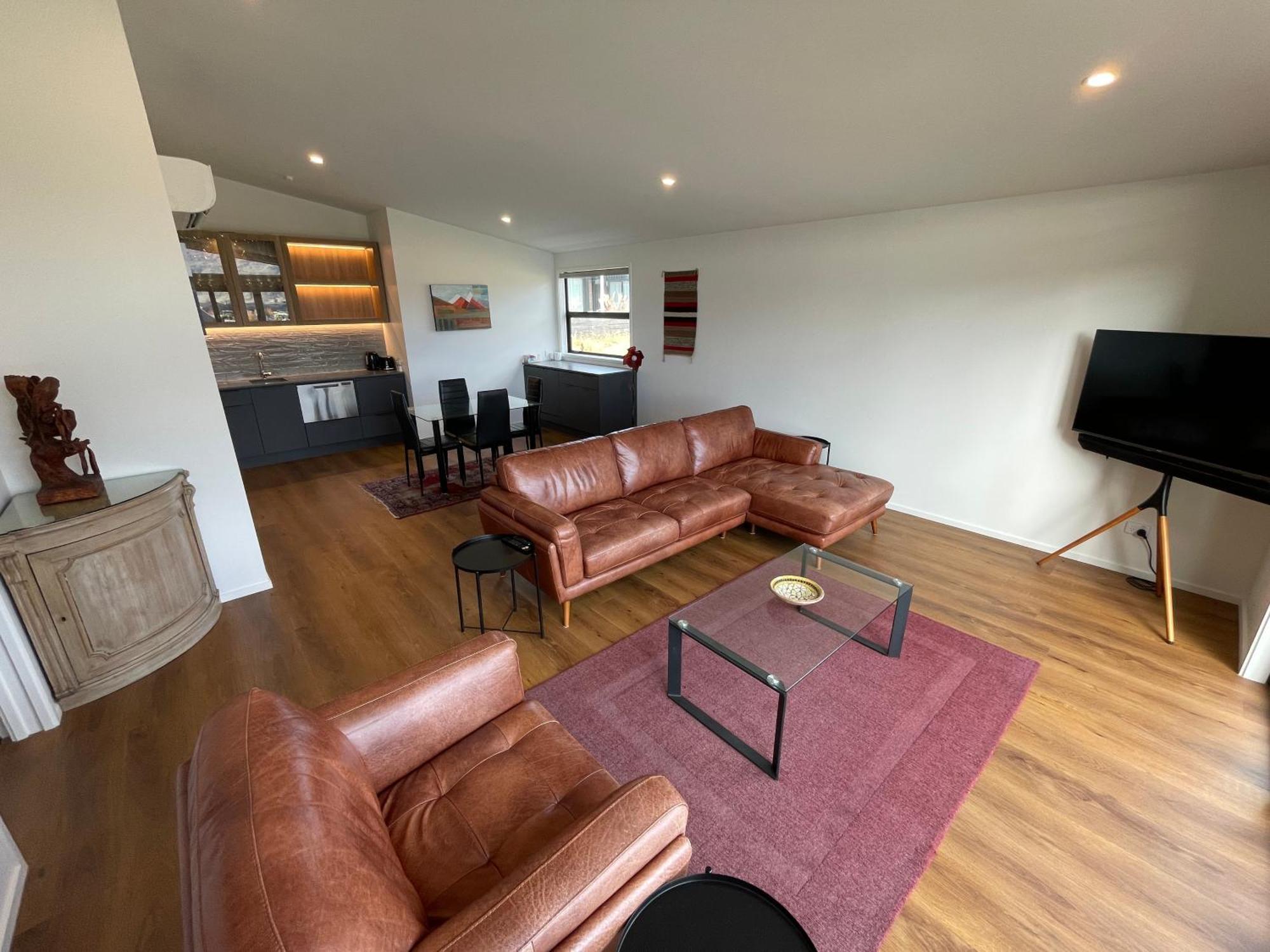 Apartment Easy-living With Views Wanaka