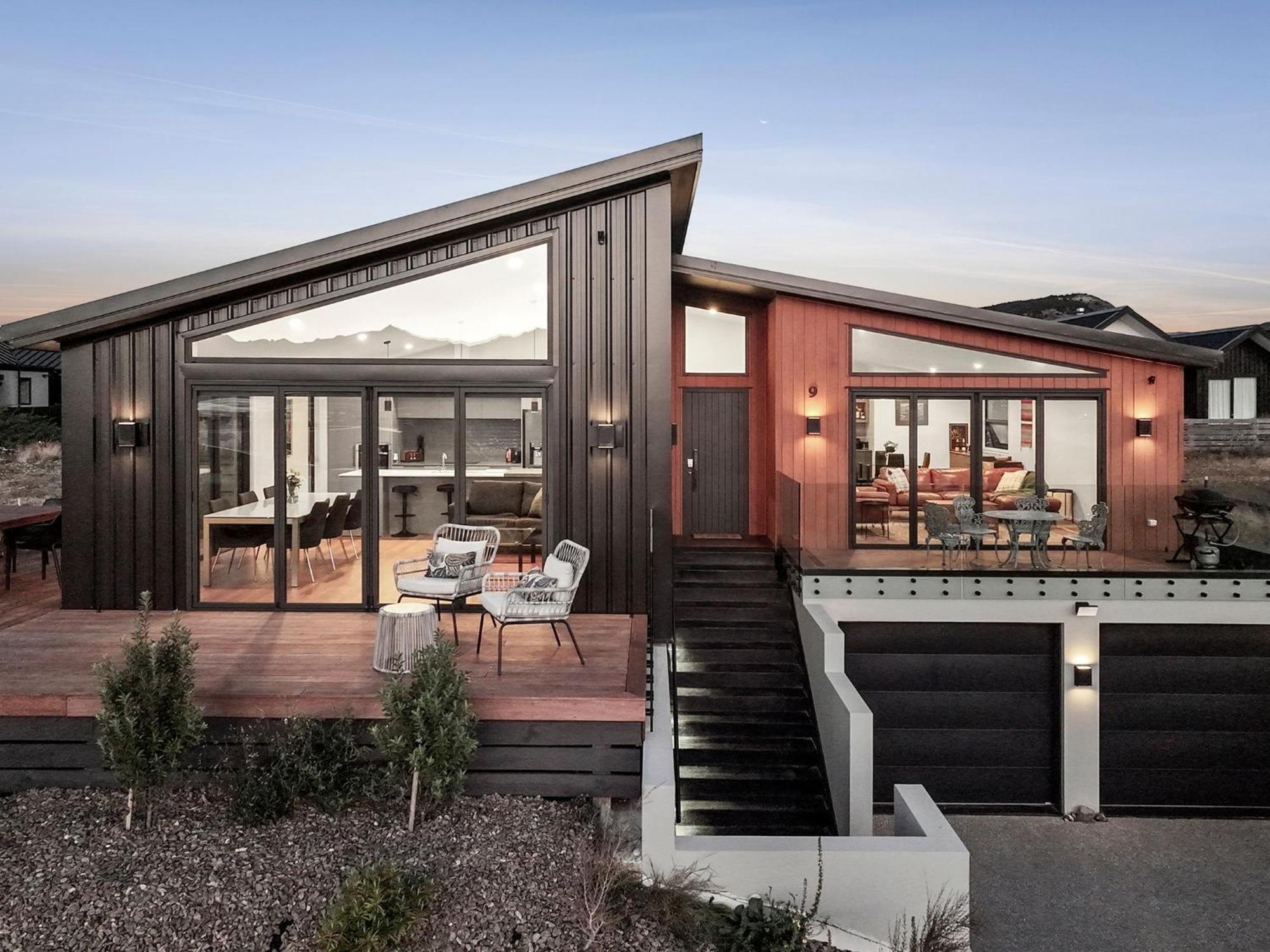 Easy-living With Views * Wanaka