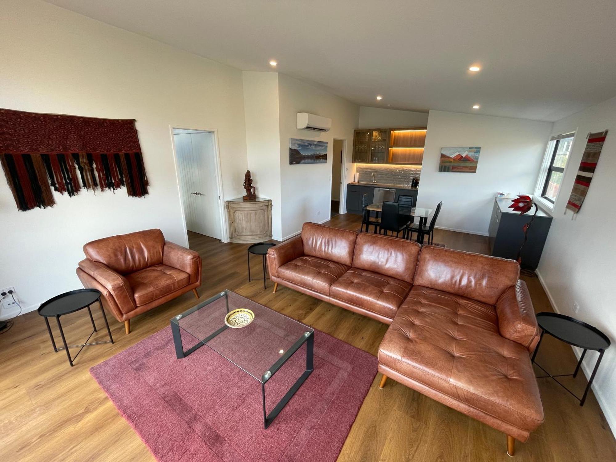 Easy-living With Views * Wanaka