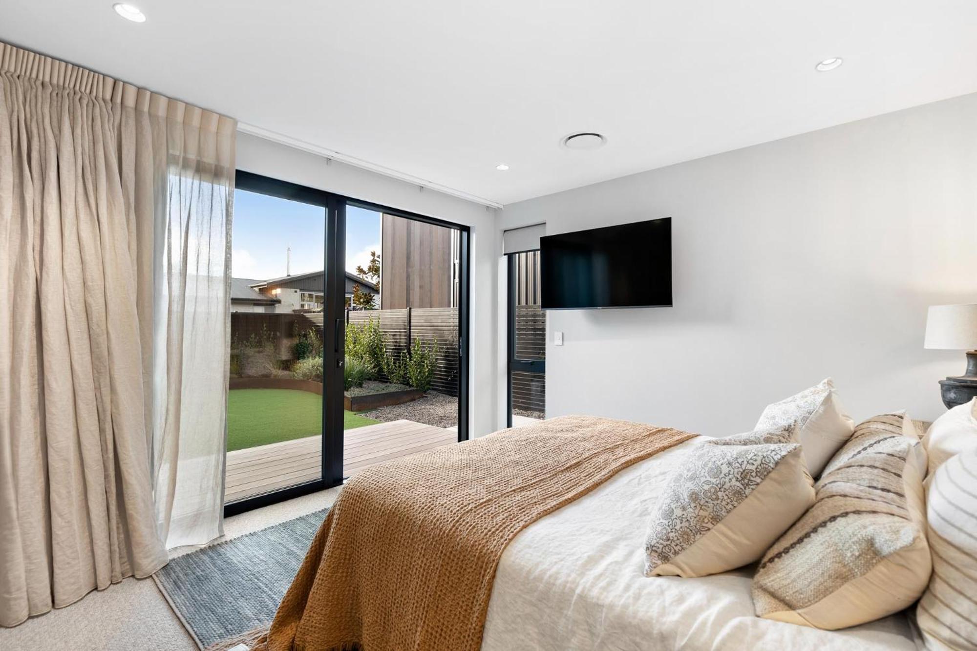 Elegance On Warren Holiday home *