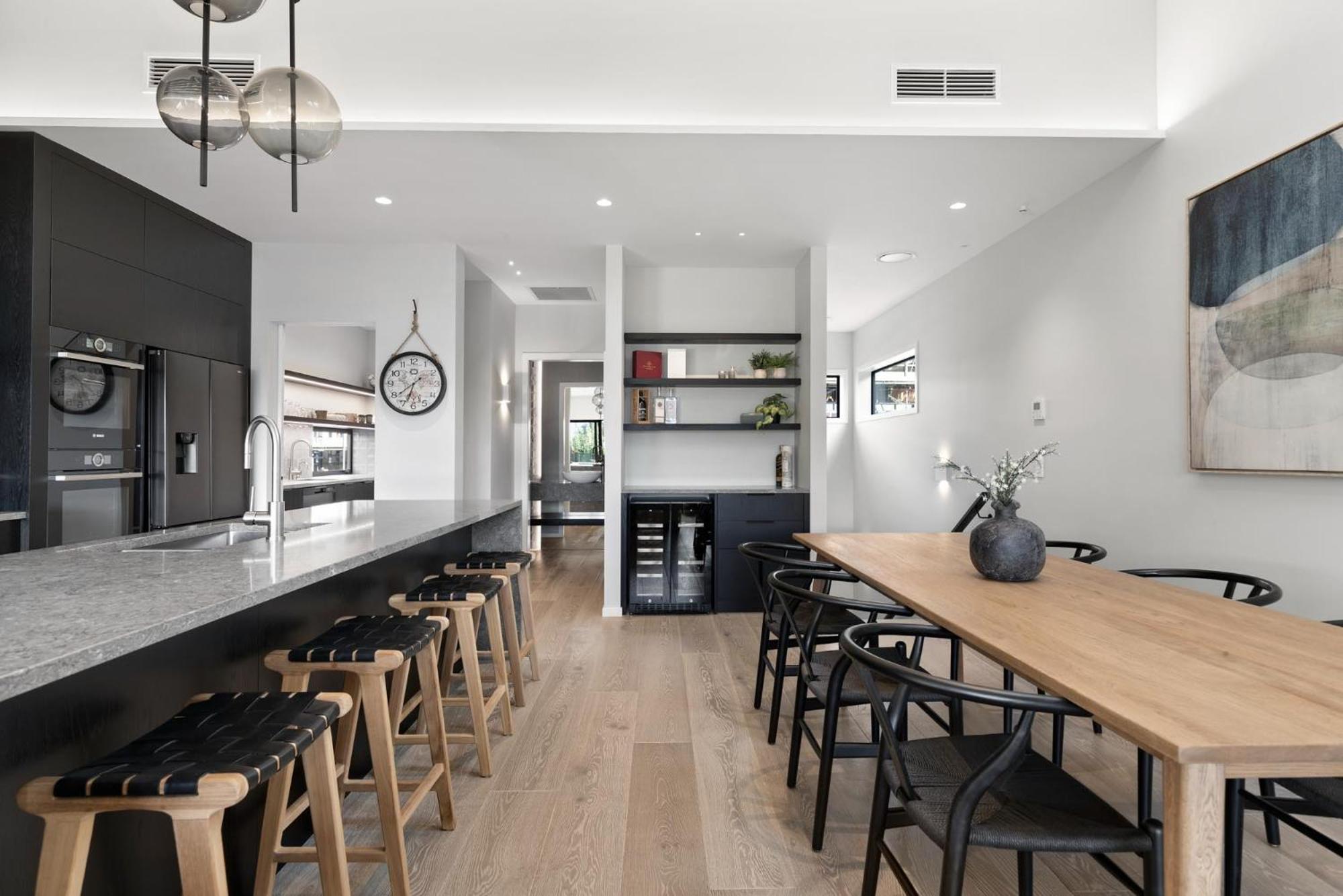 Elegance On Warren Holiday home *