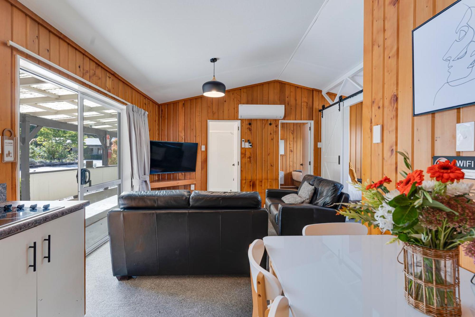 Archway & Motel Wanaka