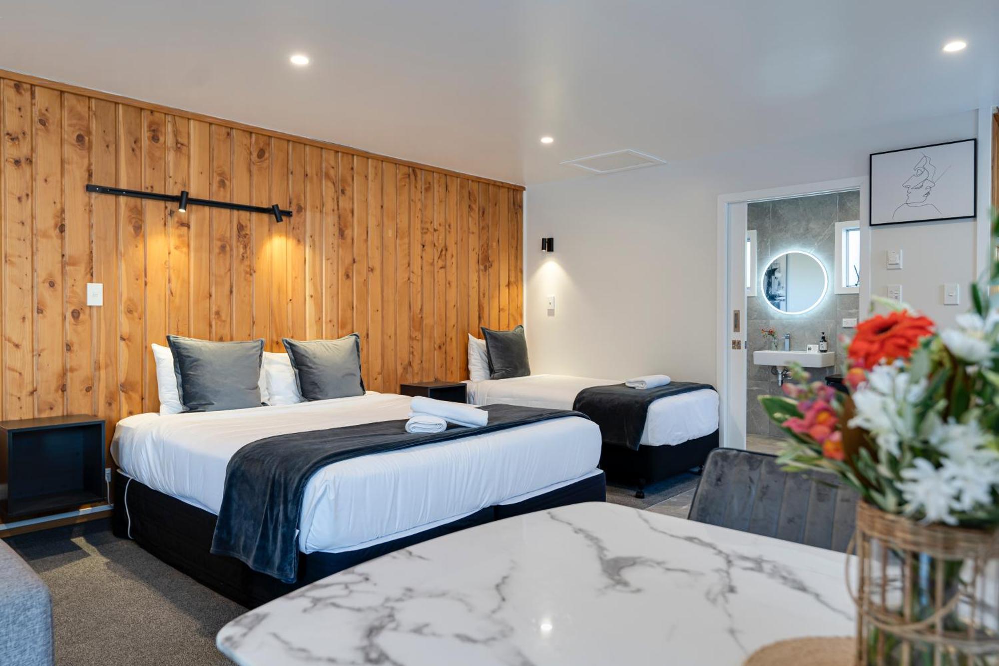 Archway & Wanaka