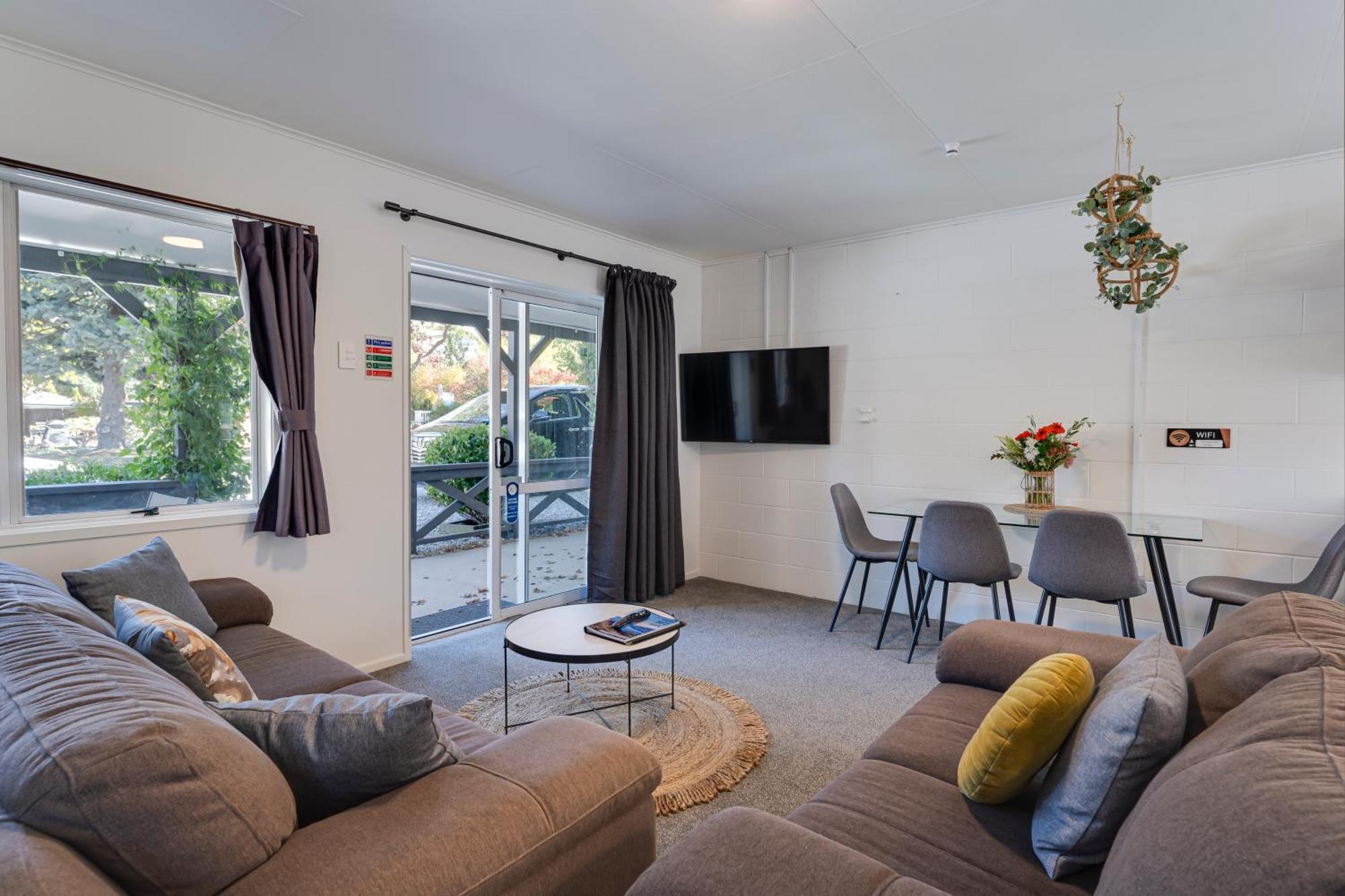 Archway & 4* Wanaka