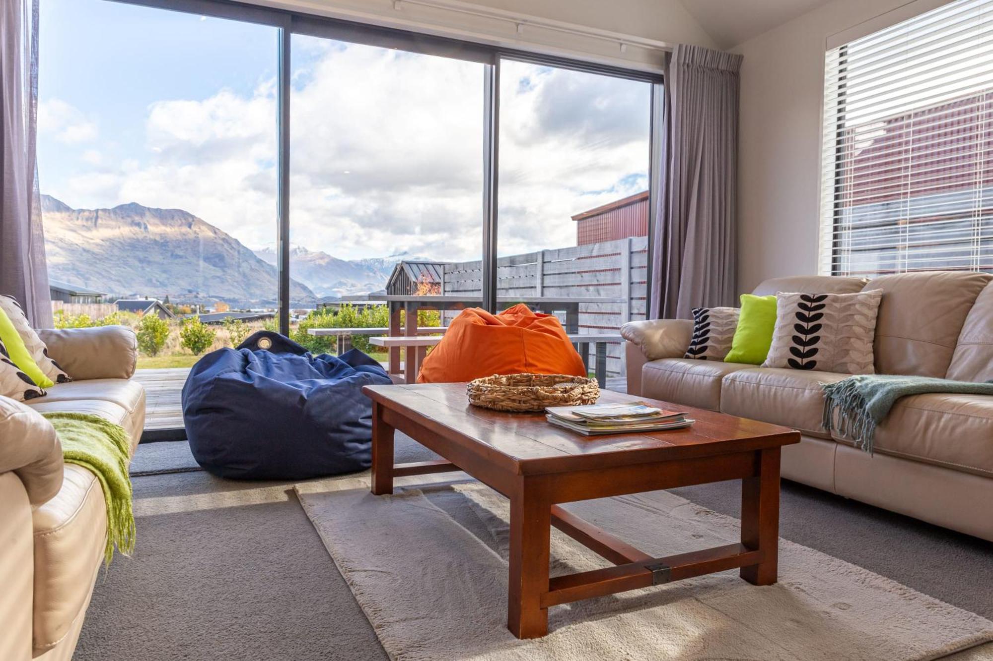 Fantastic Views On Farrant Dr * Wanaka