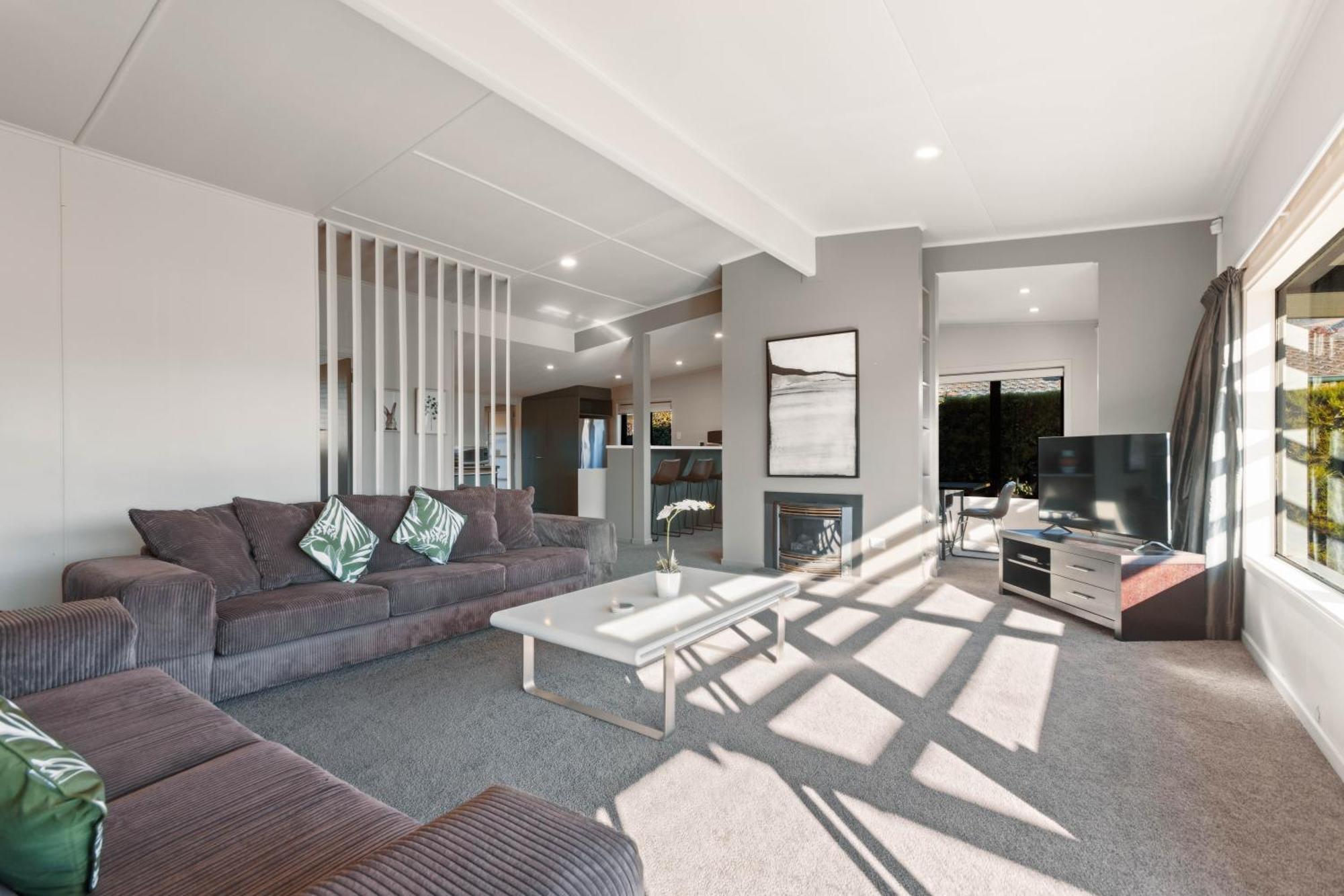 Scenic & Mountain Views Holiday home Wanaka