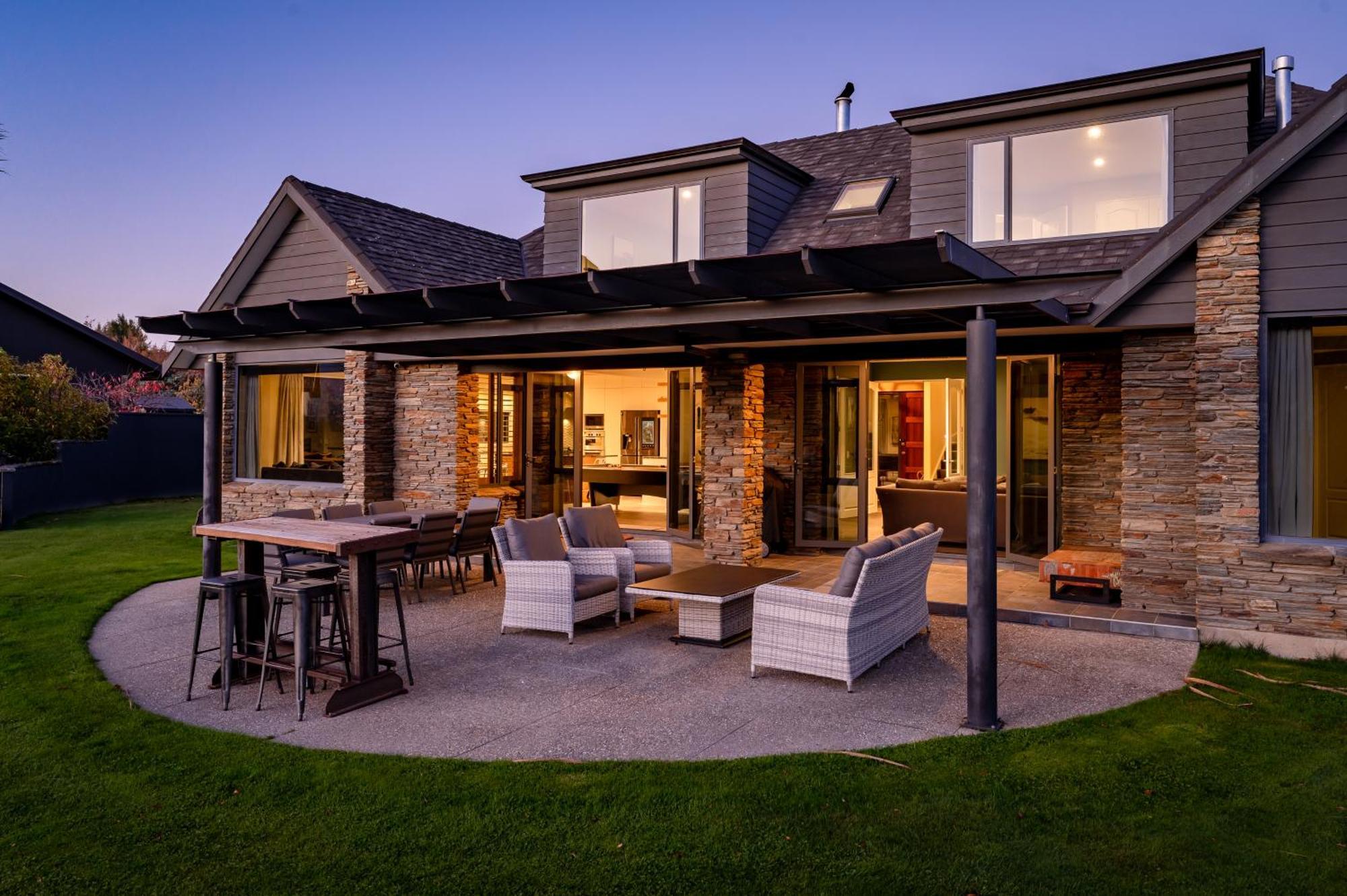 Beacon Point Retreat By Sotheby's Luxury Homes *