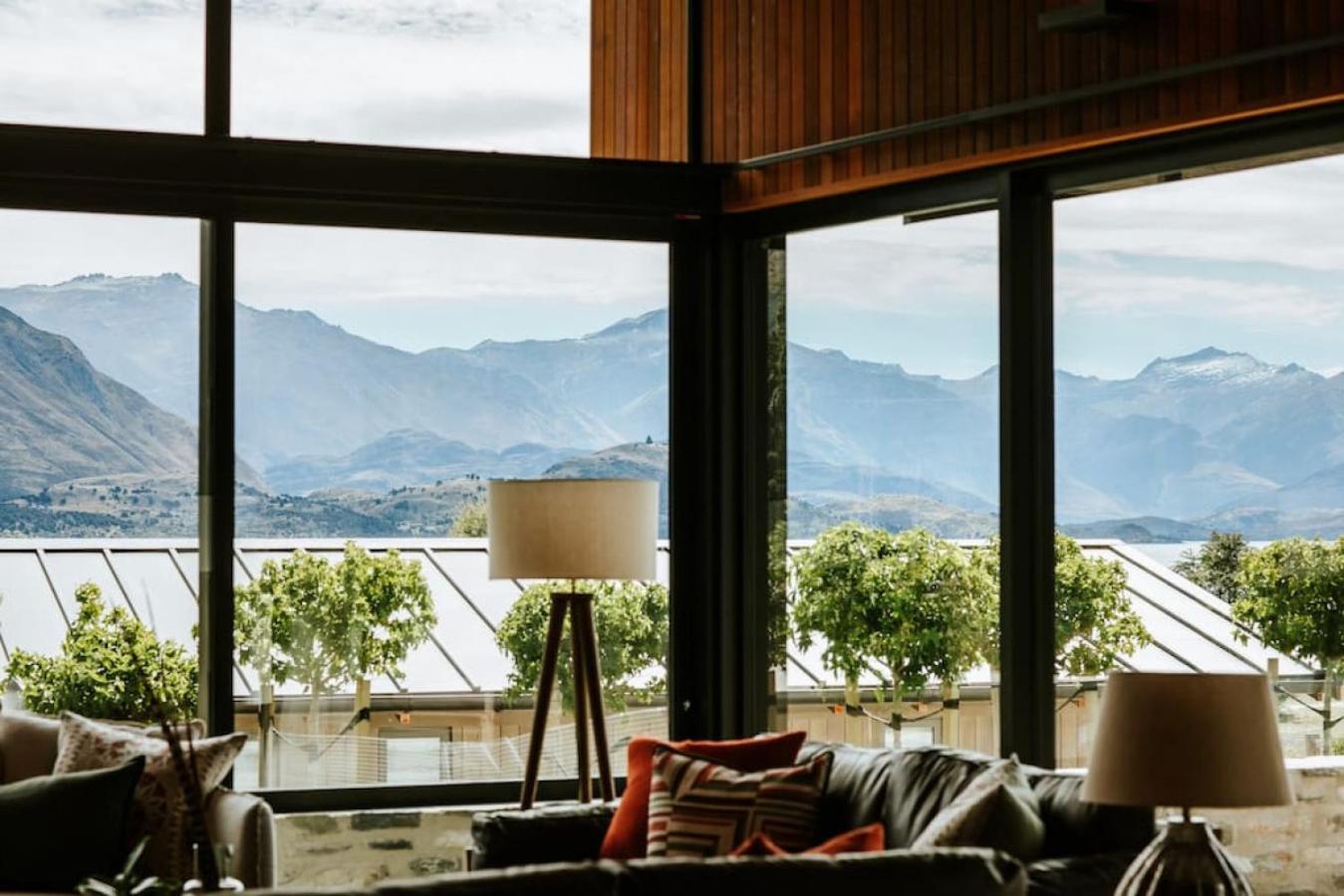 Three Peaks House - Release Villa Wanaka