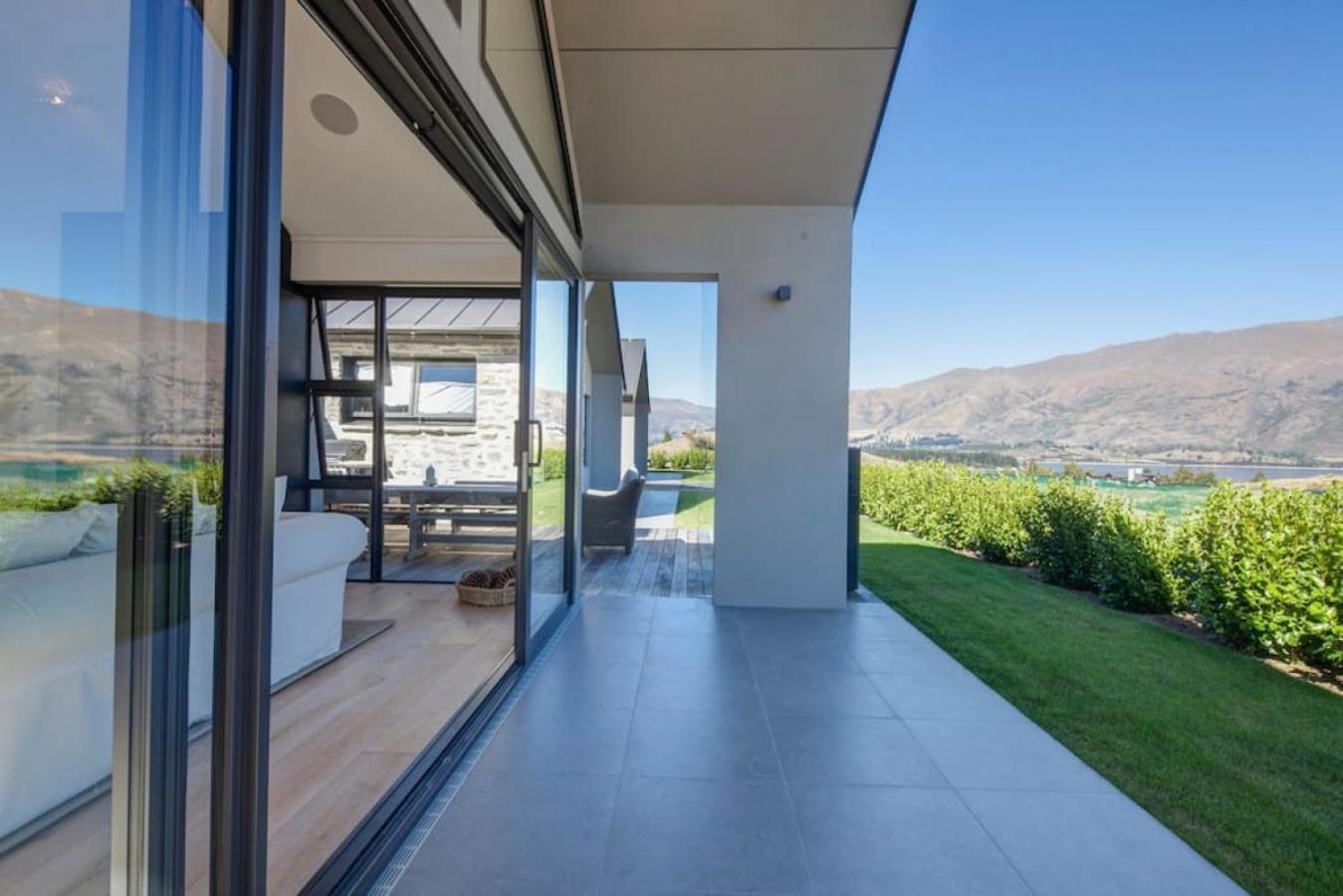 Infinity Drive - Hot Tub - Views - Release Nz Holiday home