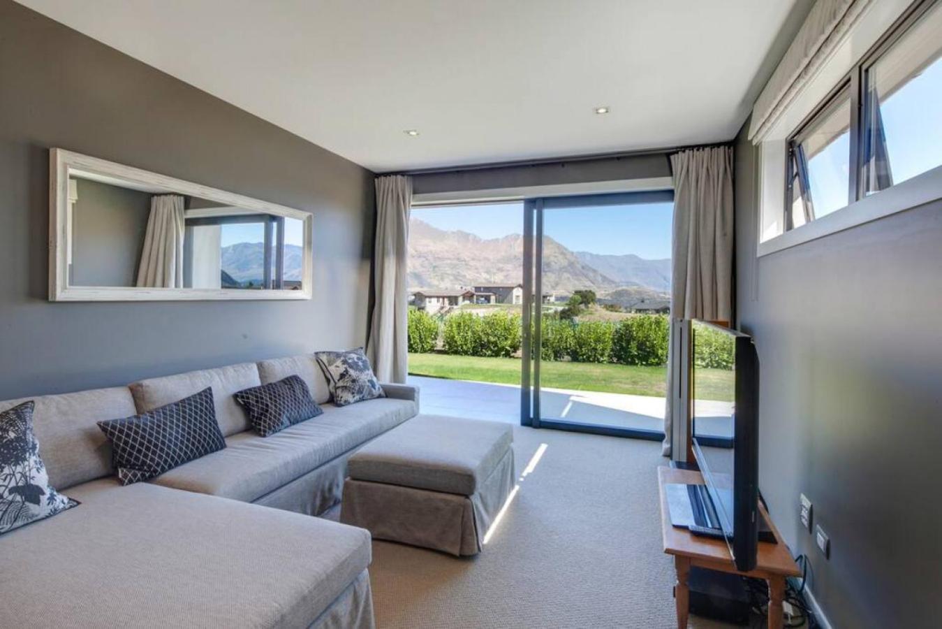 Holiday home Infinity Drive - Hot Tub - Views - Release Nz
