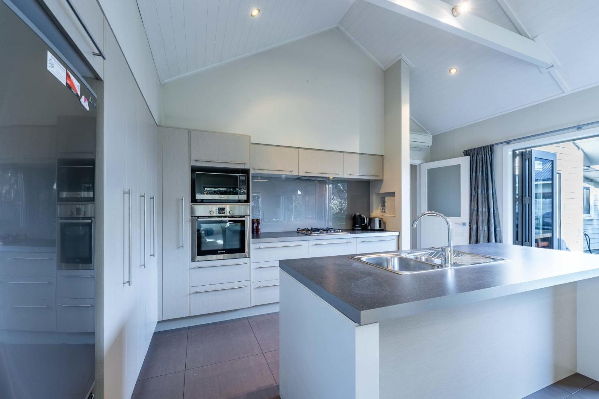 Holiday home Roy's Bay Luxury Wanaka