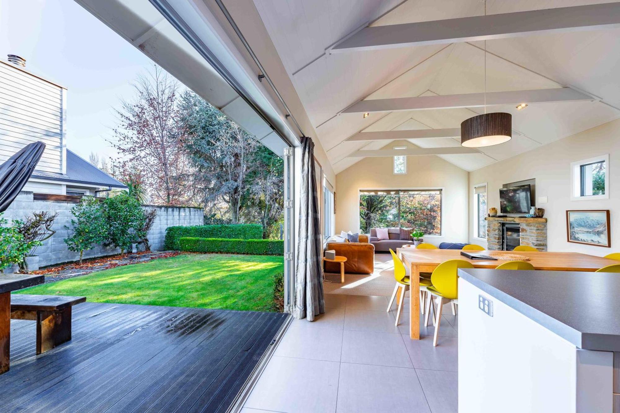 Roy's Bay Luxury Holiday home Wanaka
