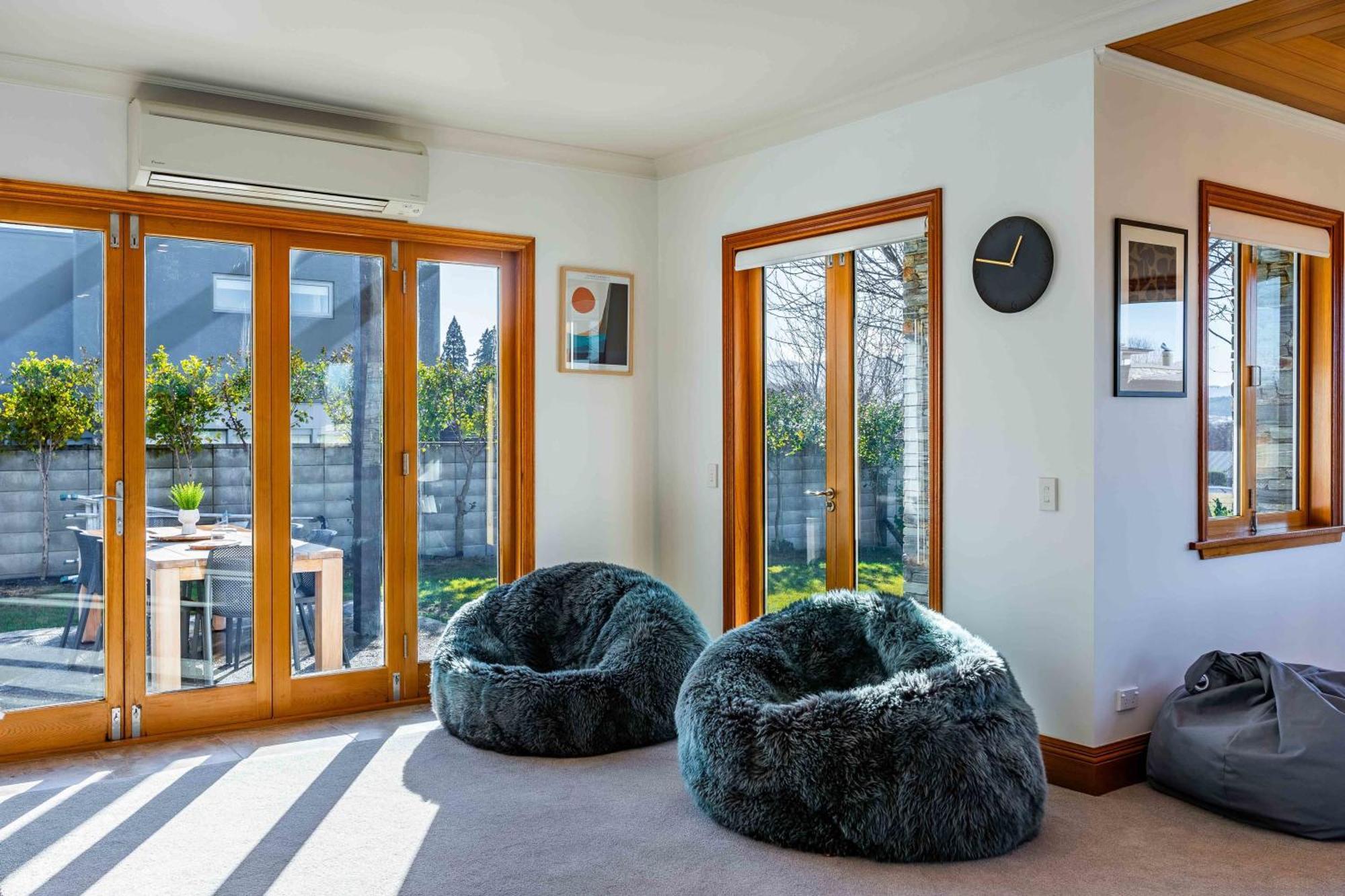 Summit View *