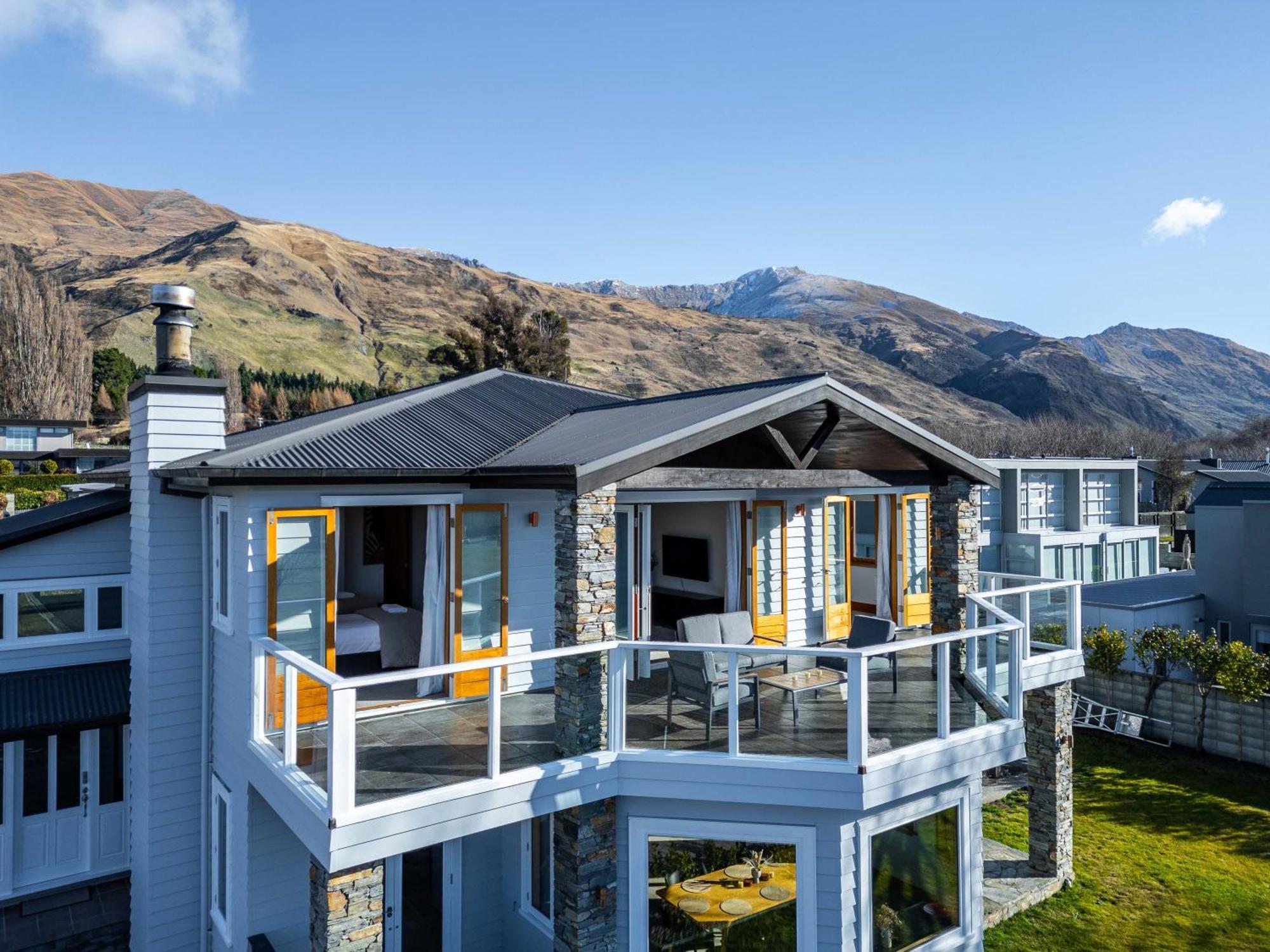 Holiday home Summit View
