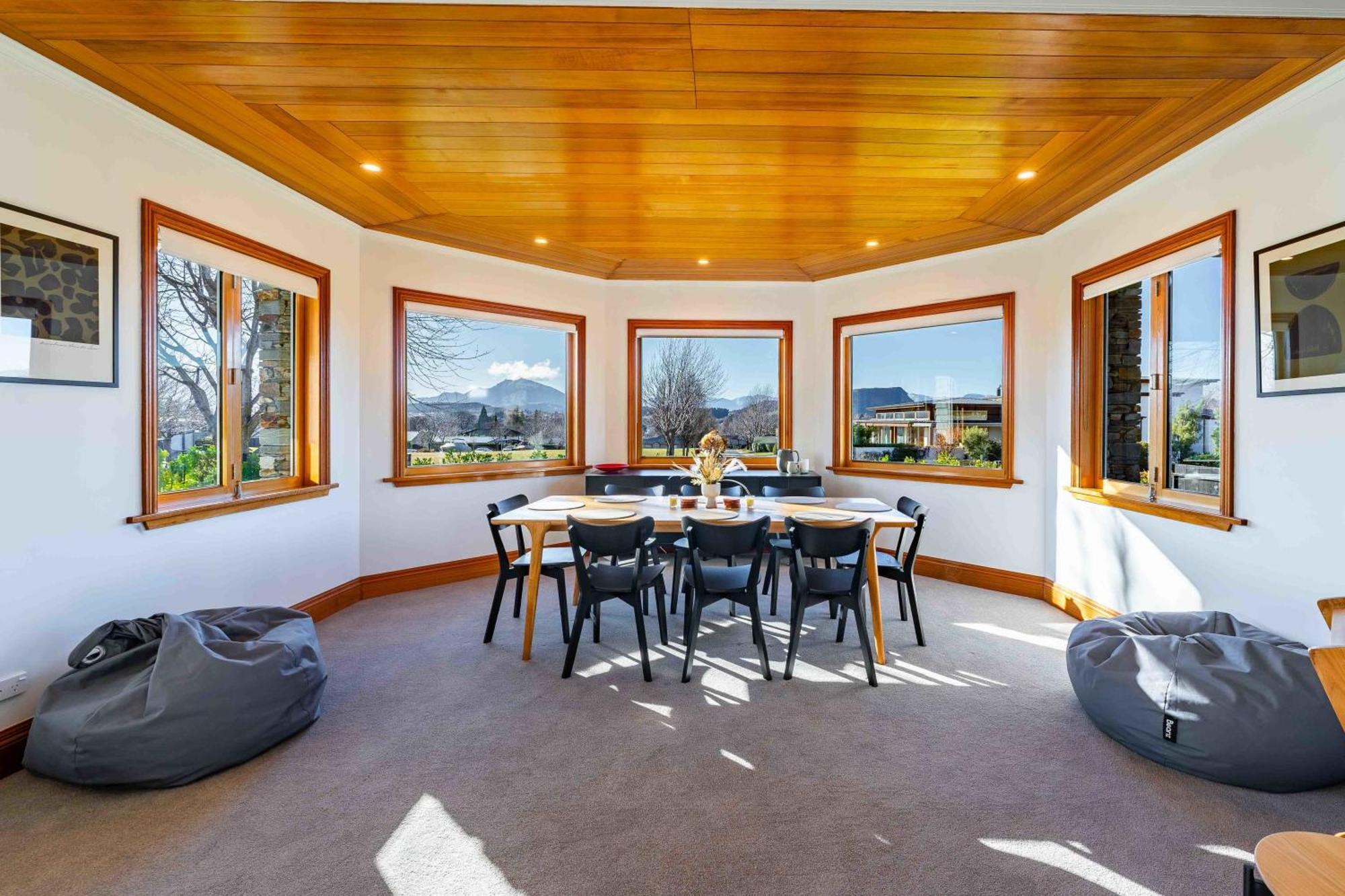 Holiday home Summit View Wanaka