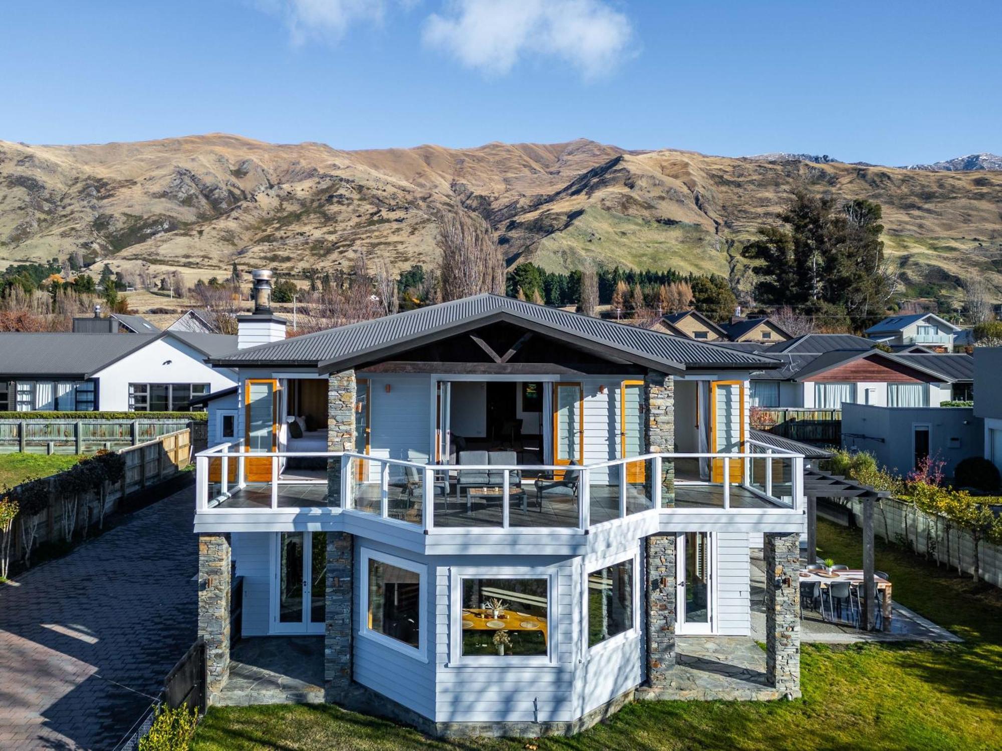 Holiday home Summit View