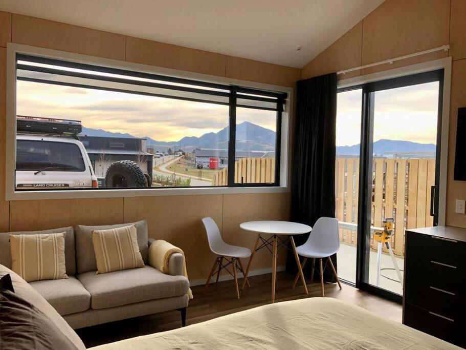 One Bed Attached * Wanaka
