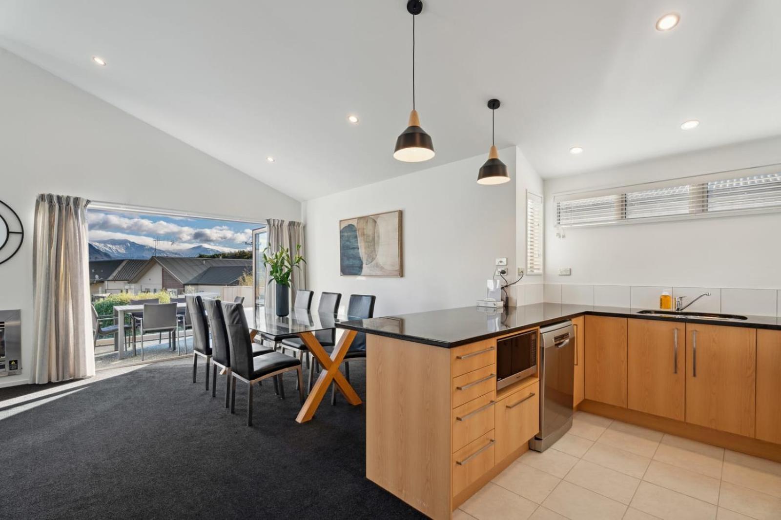 Alpine Retreat - 3 Bedroom * Wanaka