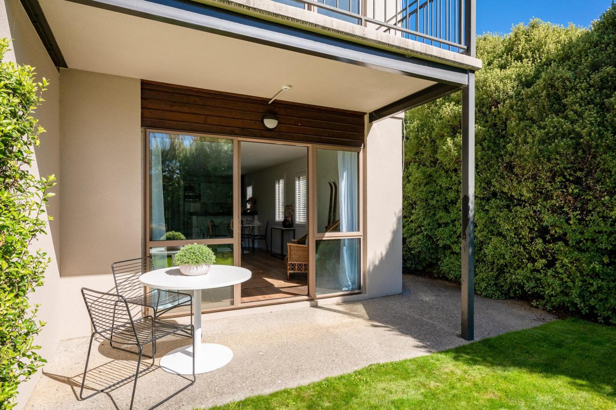 Beautiful 2 Story Unit Near Oakridge Wanaka
