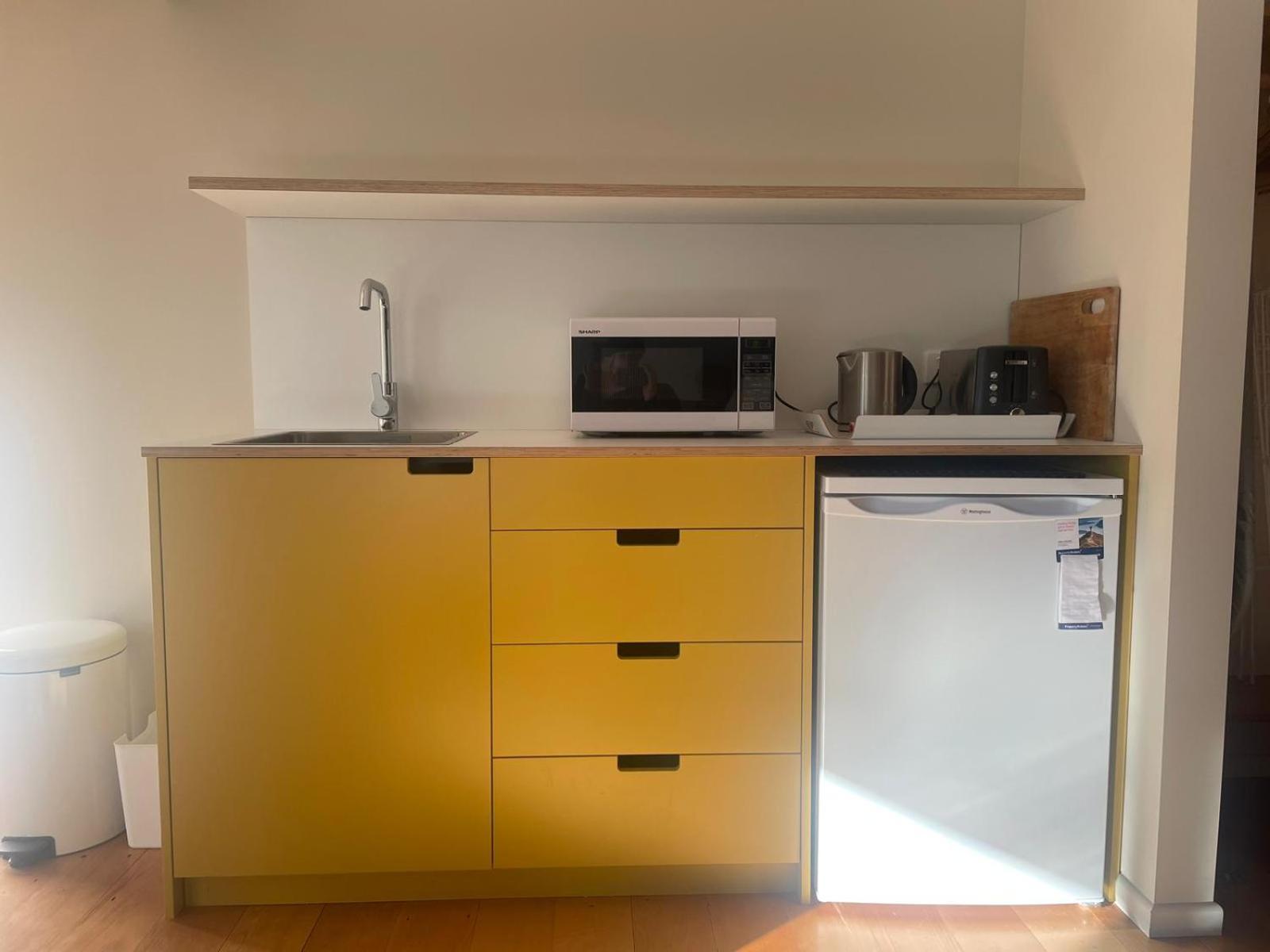 Kowhai -private Opposite Golf Course In Apartment *