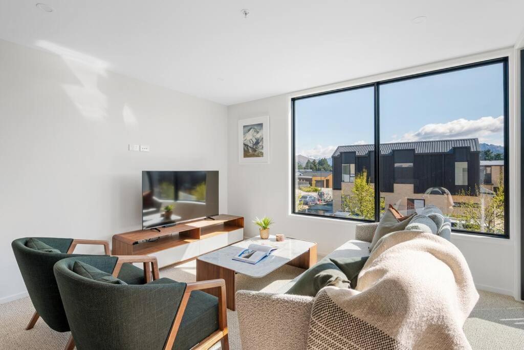 Luxurious New 2 Bed 2 Bath In Wanaka