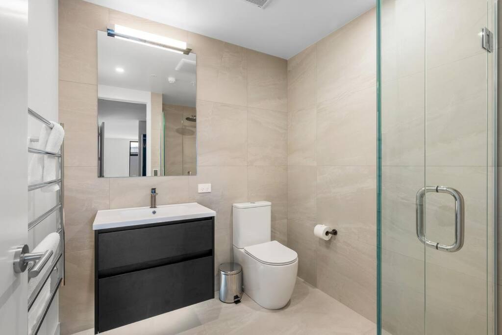 Luxurious New 2 Bed 2 Bath In