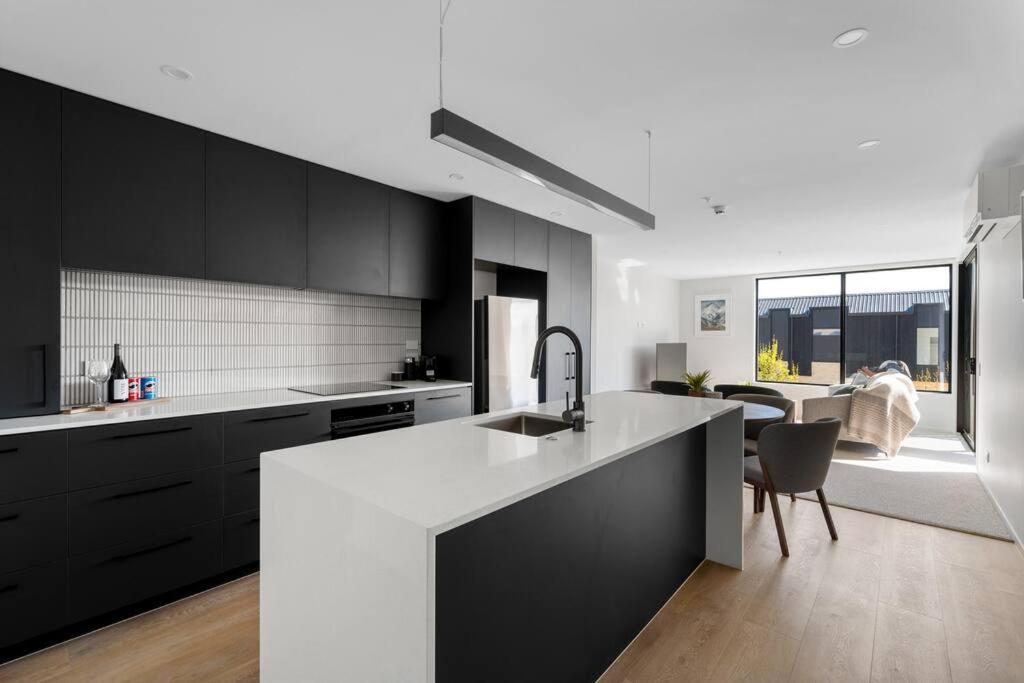 Luxurious New 2 Bed 2 Bath In Wanaka