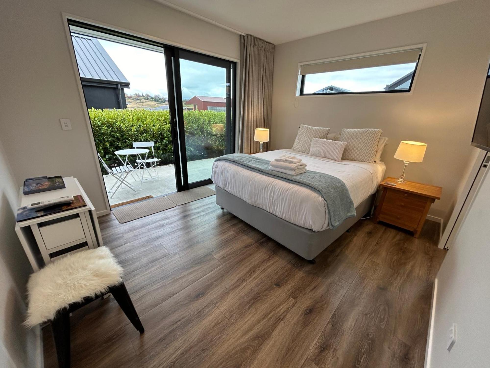 Fabulous On Farrant Apartment *