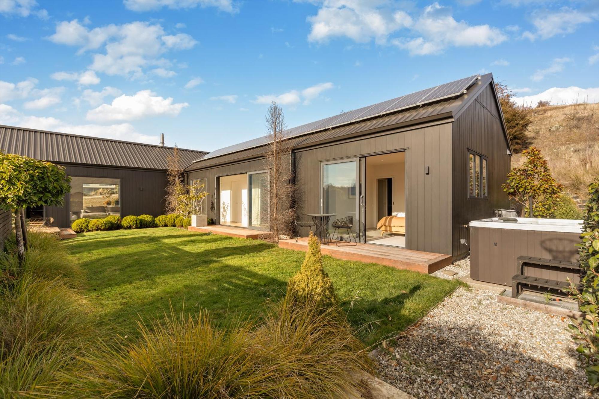 Anaka Holiday home