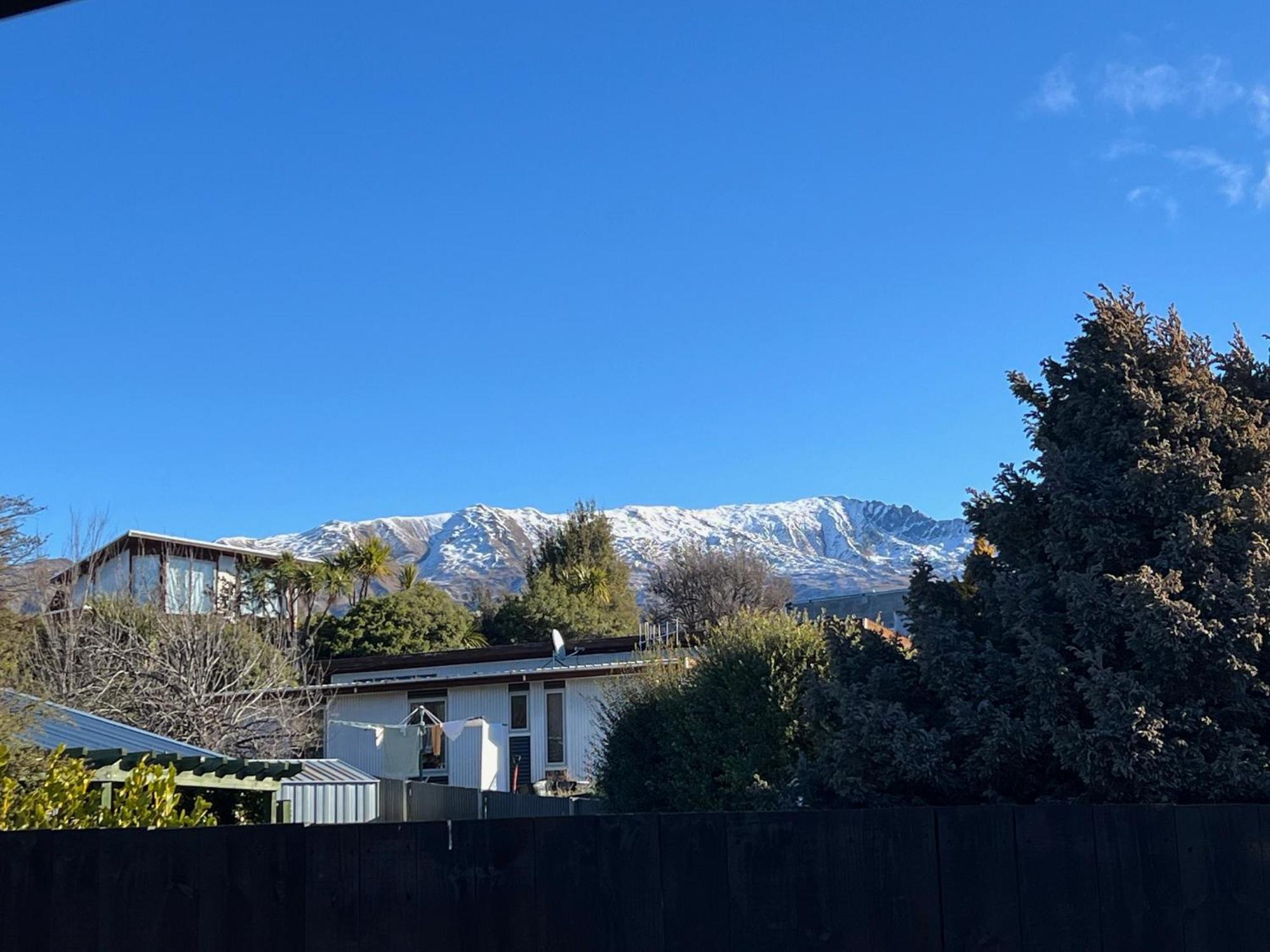 Mountain - Central, Cosy And Cute With Views