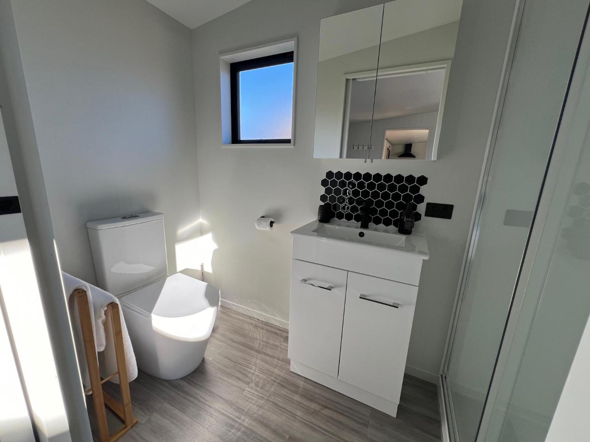 Mountain - Central, Cosy And Cute With Views Holiday home Wanaka