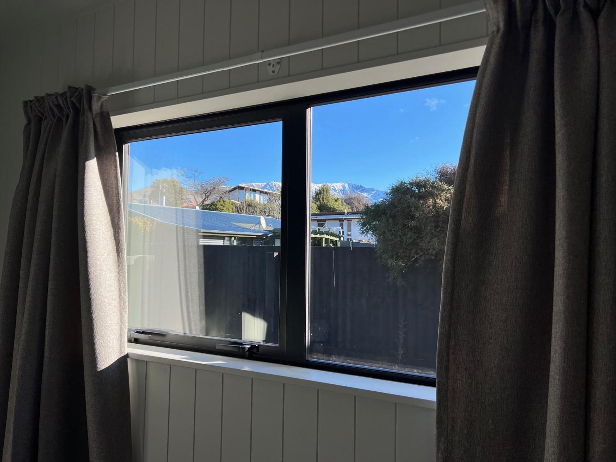 Mountain - Central, Cosy And Cute With Views Wanaka