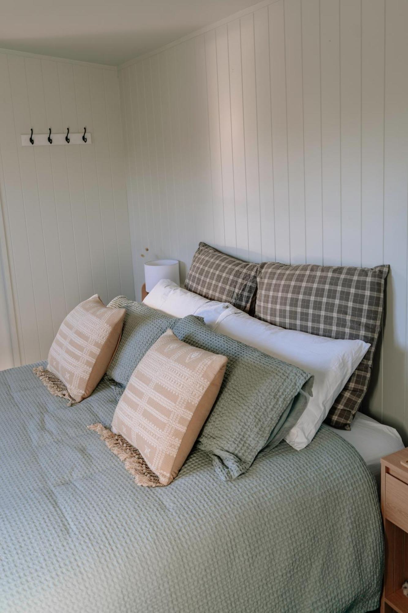 Mountain - Central, Cosy And Cute With Views Holiday home Wanaka