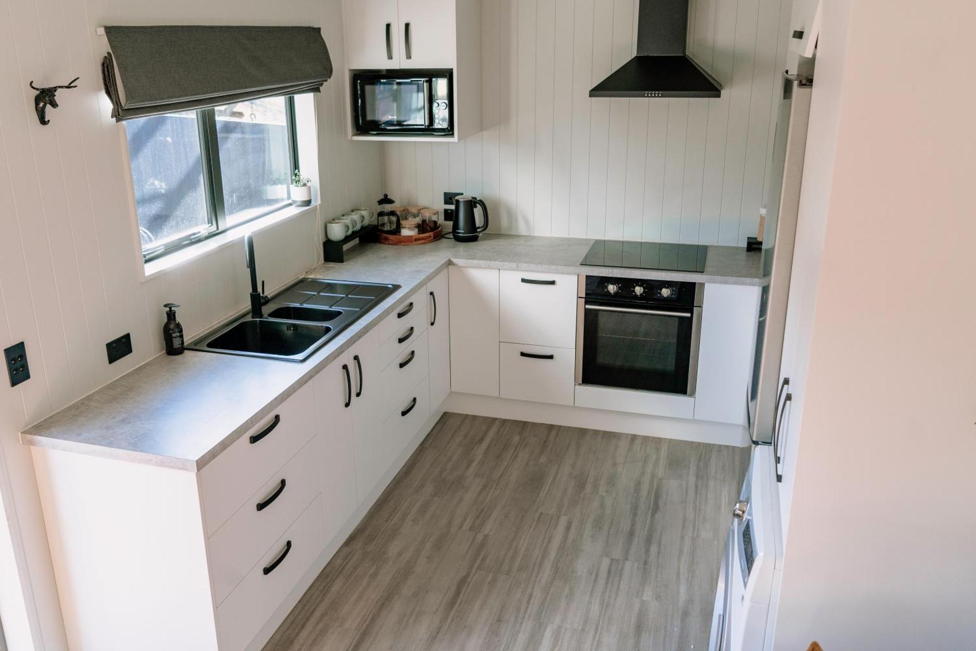 Mountain - Central, Cosy And Cute With Views Wanaka