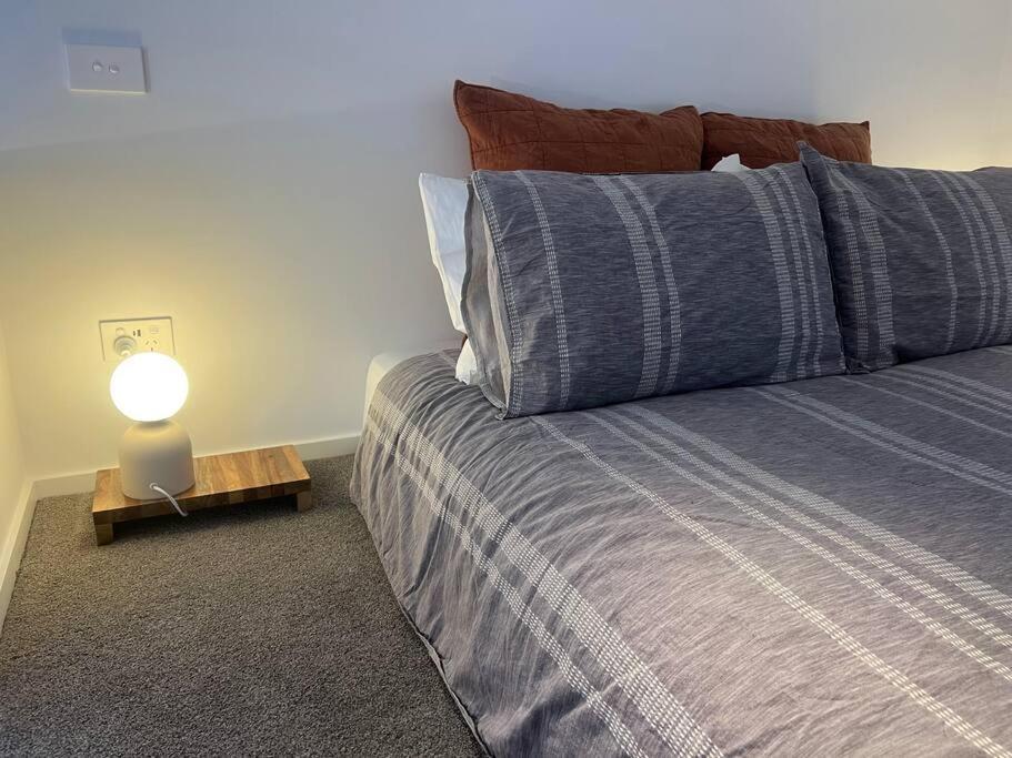Apartment Alpine - Views, Fire-pit, Central, Cosy Wanaka